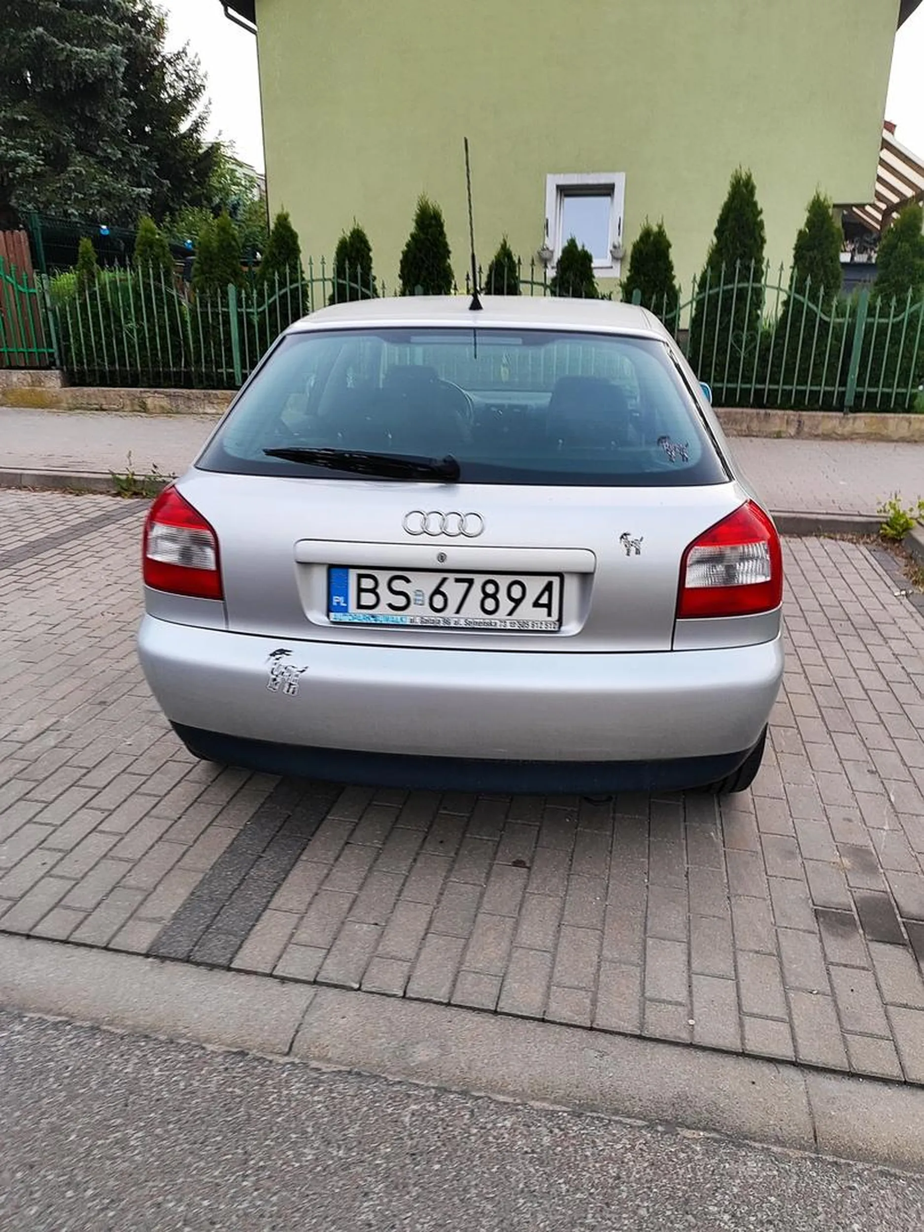 Naucz się parkować, nie pierwszy raz widzę jak stoisz na dwóch miejscach.