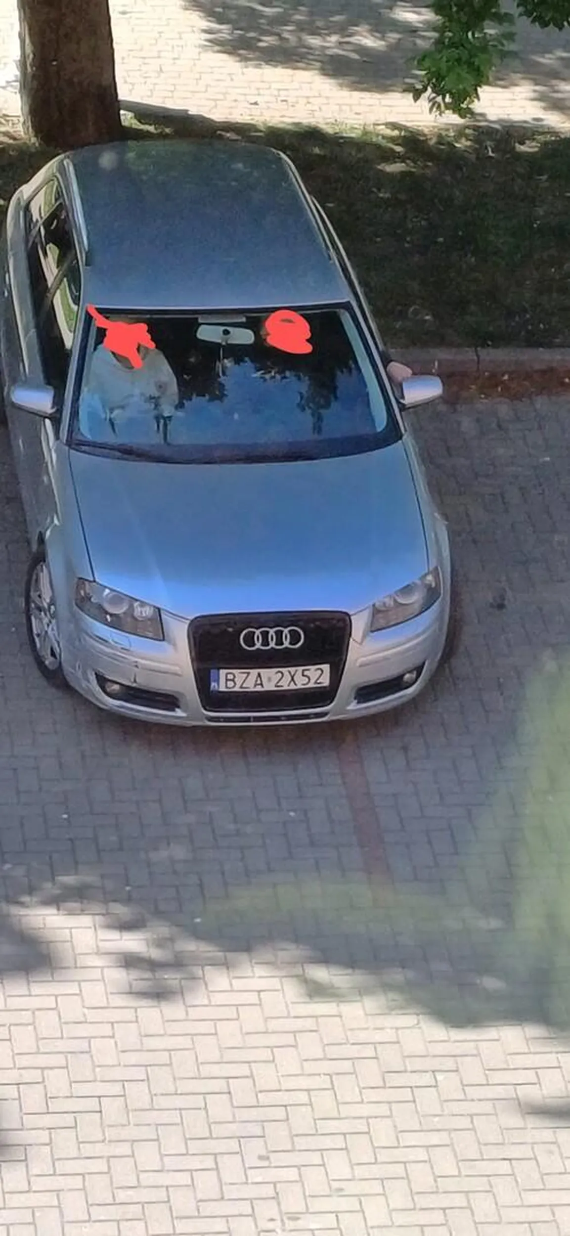 Gościu nie umie parkować na 1 miejscu