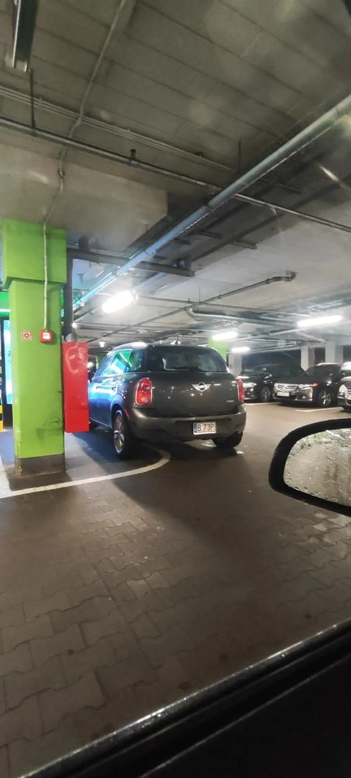 Kierowca chyba potrzebuje okularów nowych bo ja tu miejsca parkingowe nie widzę,