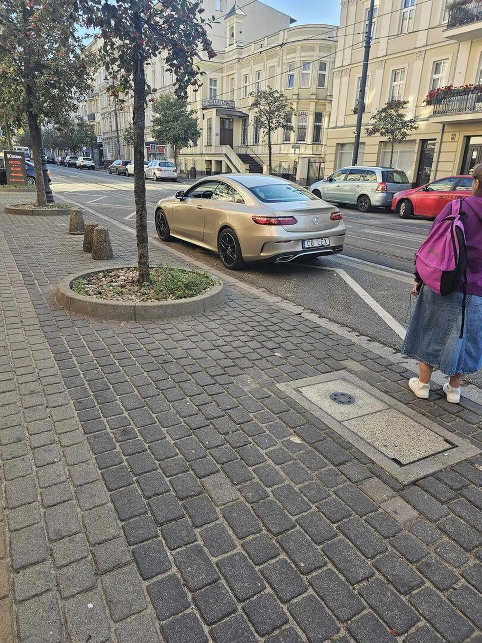 Na przystanku? Nie ma problemu. Co, ja nie zaparkuję?