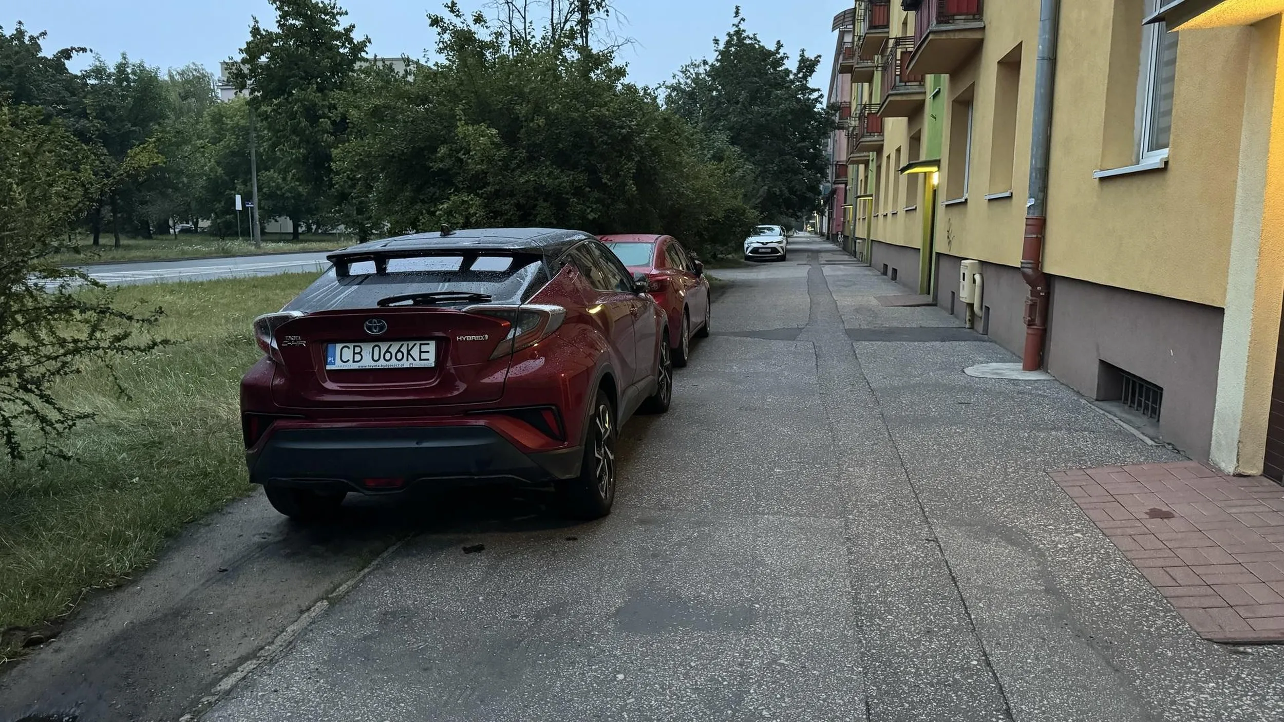 Jazda po i parkowanie na chodniku