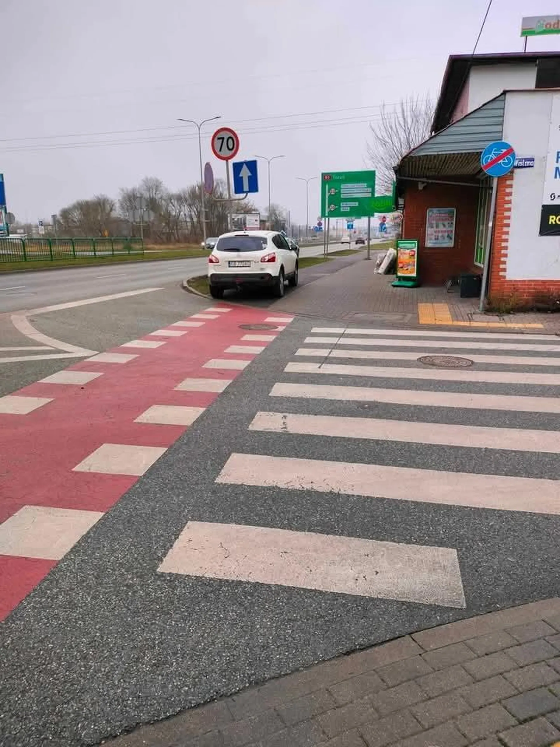 Zakupy w Żabce są najważniejsze. Reszta się nie liczy.