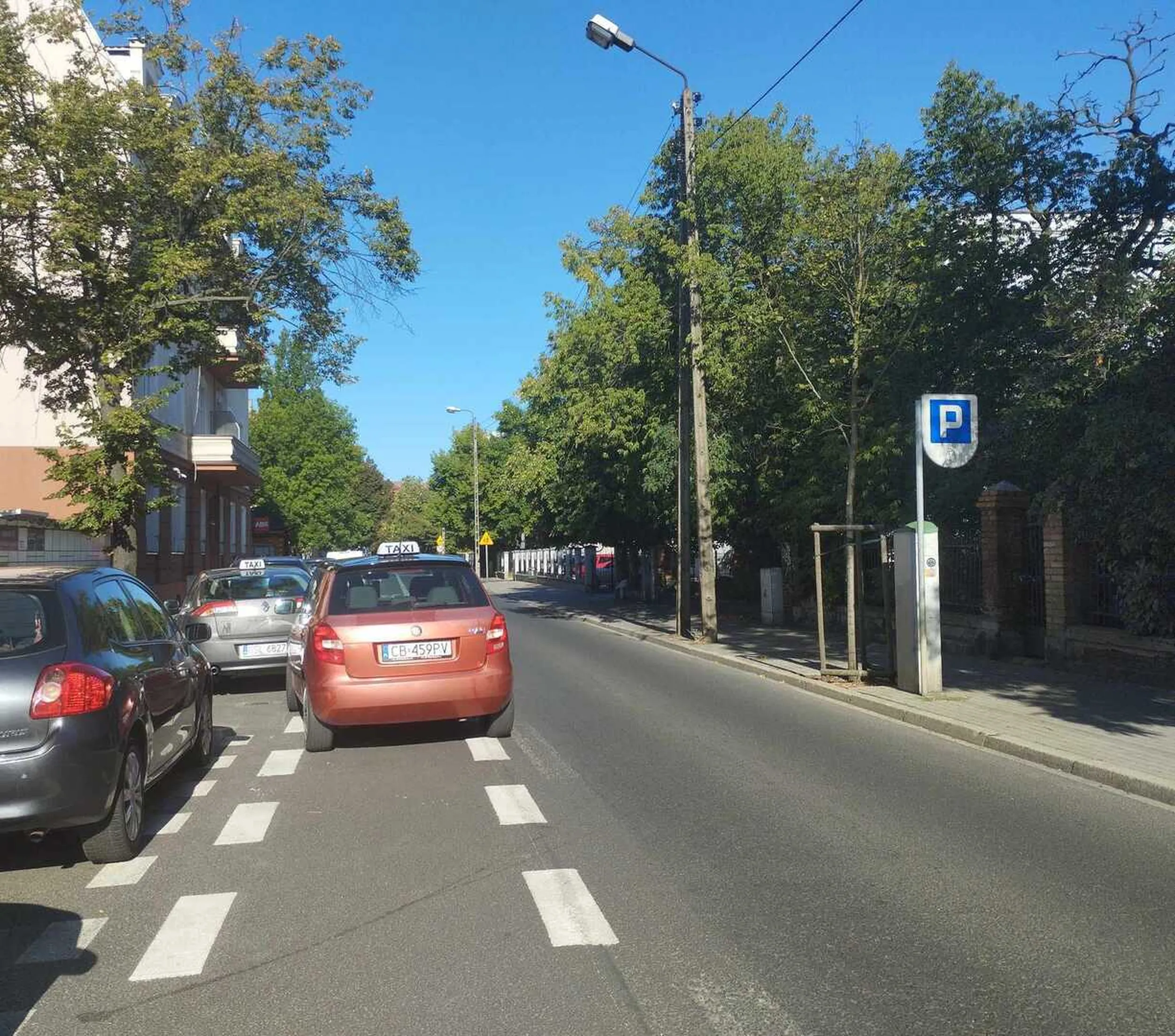 Drogowy analfabeta, będący boltowską dzivvką na usługach estońskiego Pana, udający taksówkarza chociaż nie posiadający licencji na własne imię i nazwisko, jak widać ma znaczny poziom upośledzenia umysłowego, że takich jełopów Inspekcja Transportu Drogowego powinna automatycznie odstrzeliwać i wysyłać na Ukrainę...