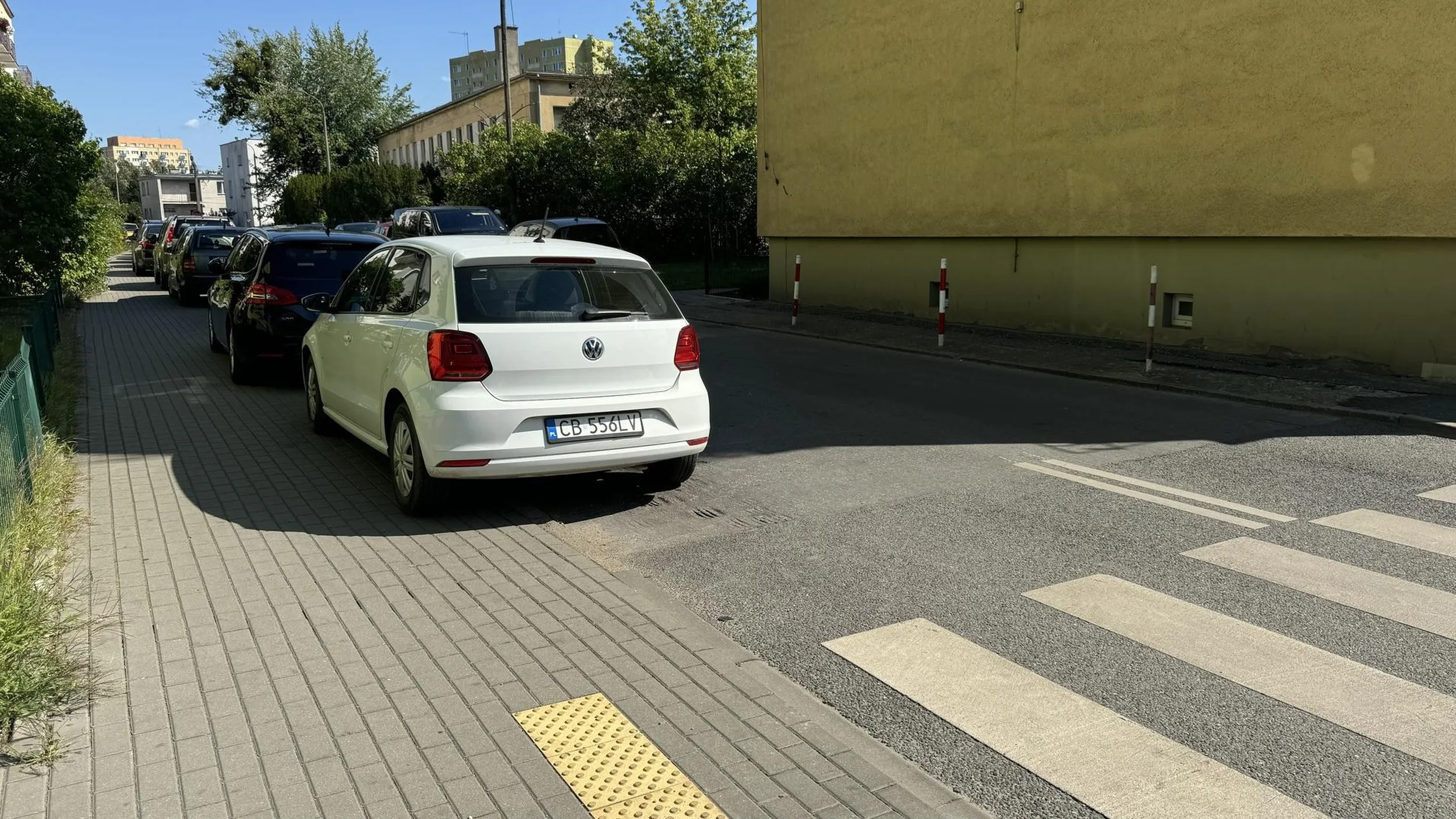 Parkowanie 2 metry od przejścia