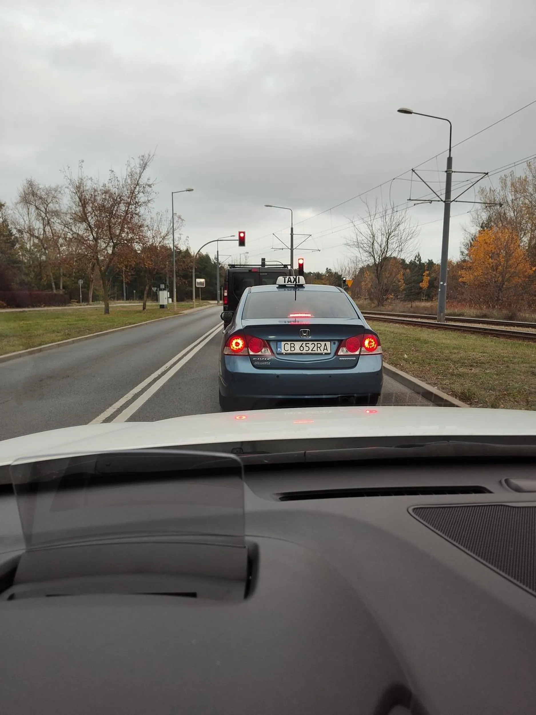 Pani niby profesjonalna taksówkarka, ale o suwaku nie słyszała