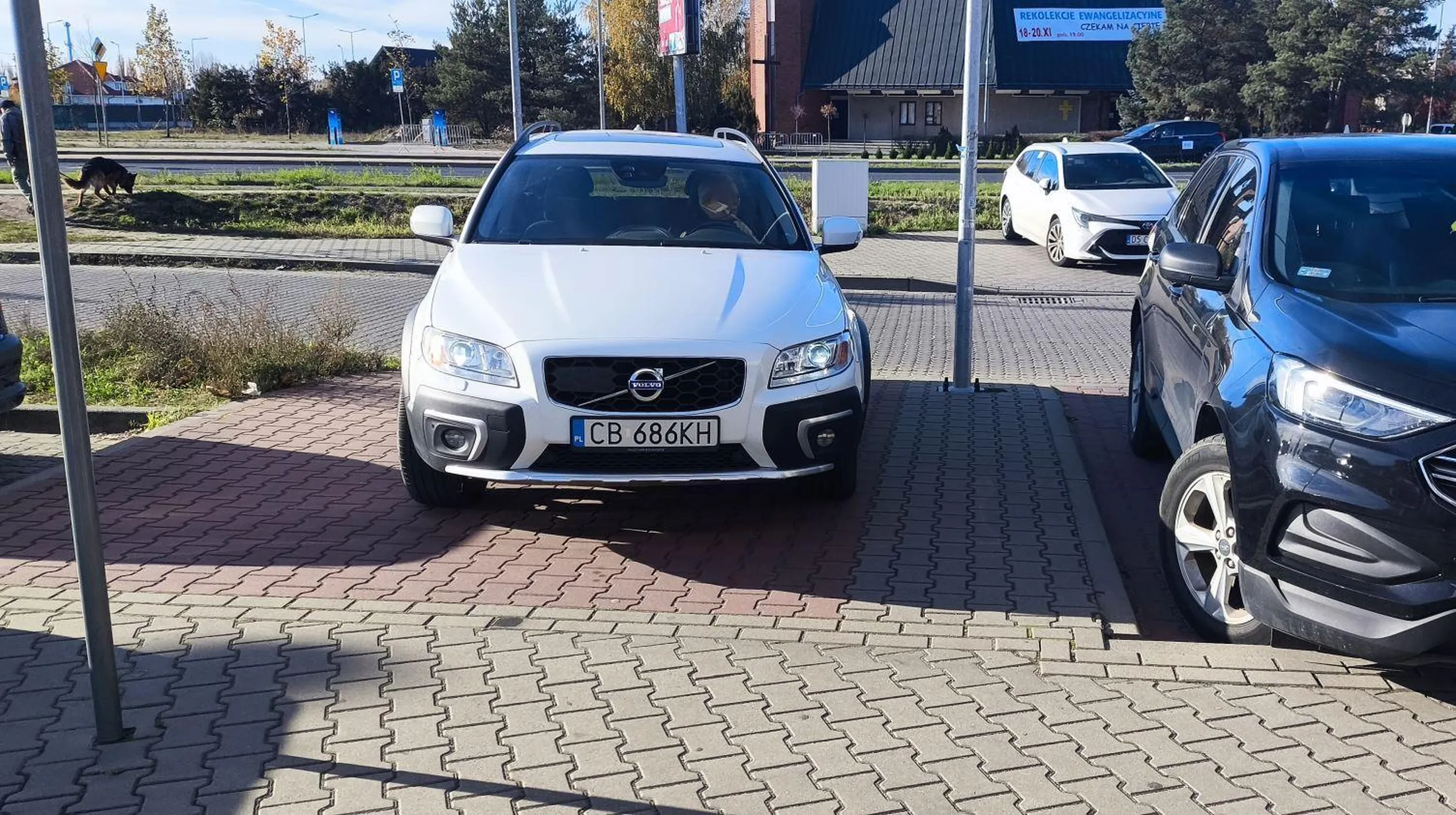 tu też się wpi**** na chodnik