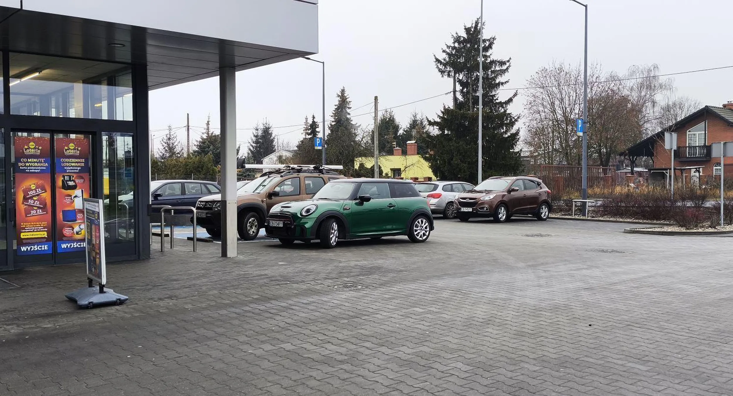 kolejny spod lidla co nie umie zaparkować