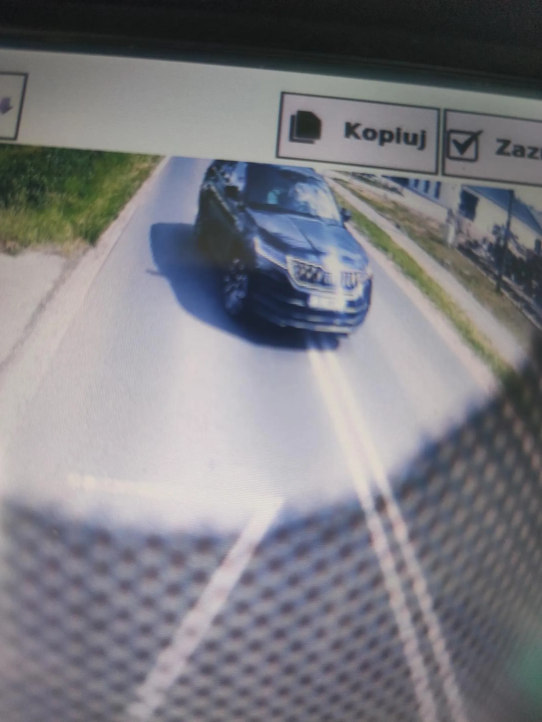 Nie toć że podwojna ciągła to jeszcze przejście dla pieszych, nie pozdrawiam ale oby cie dopadla karma