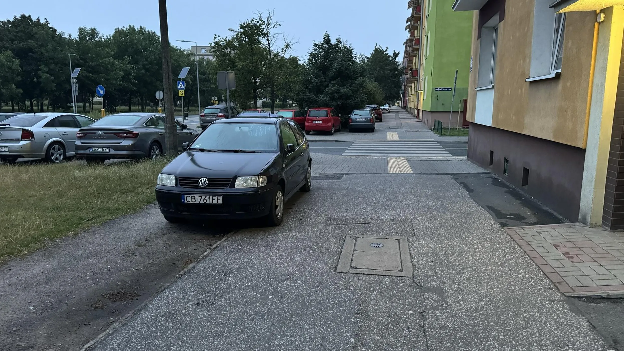 Jazda po i parkowanie na chodniku