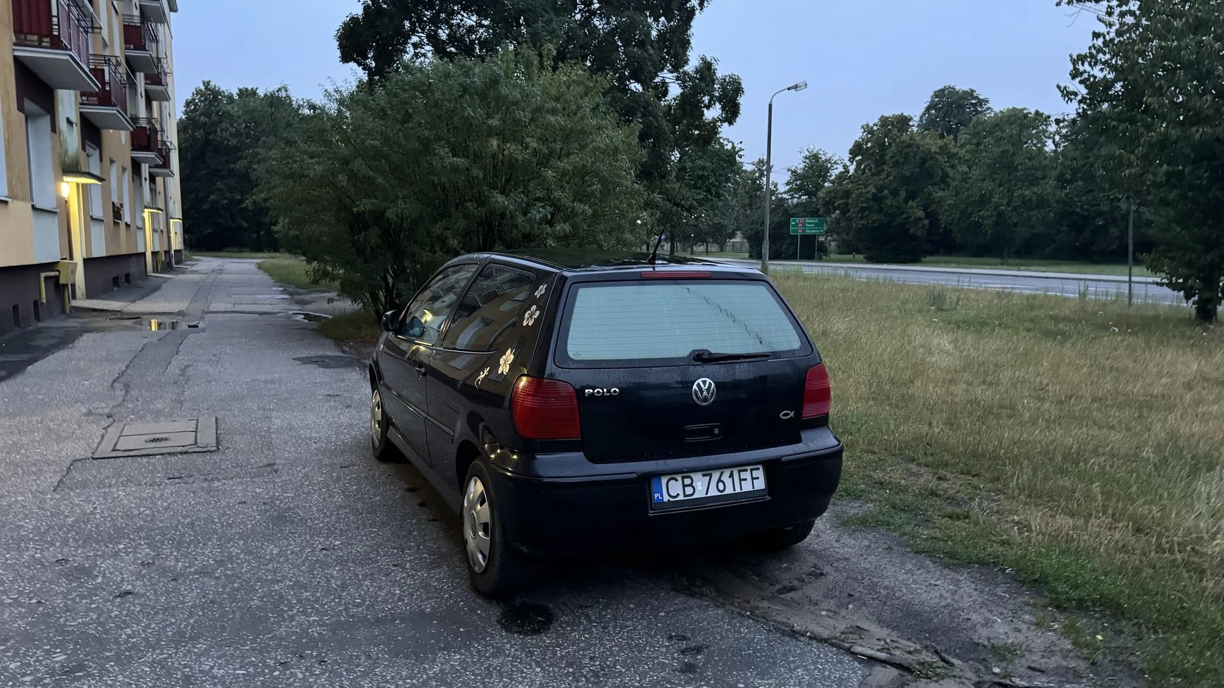 Jazda po i parkowanie na chodniku