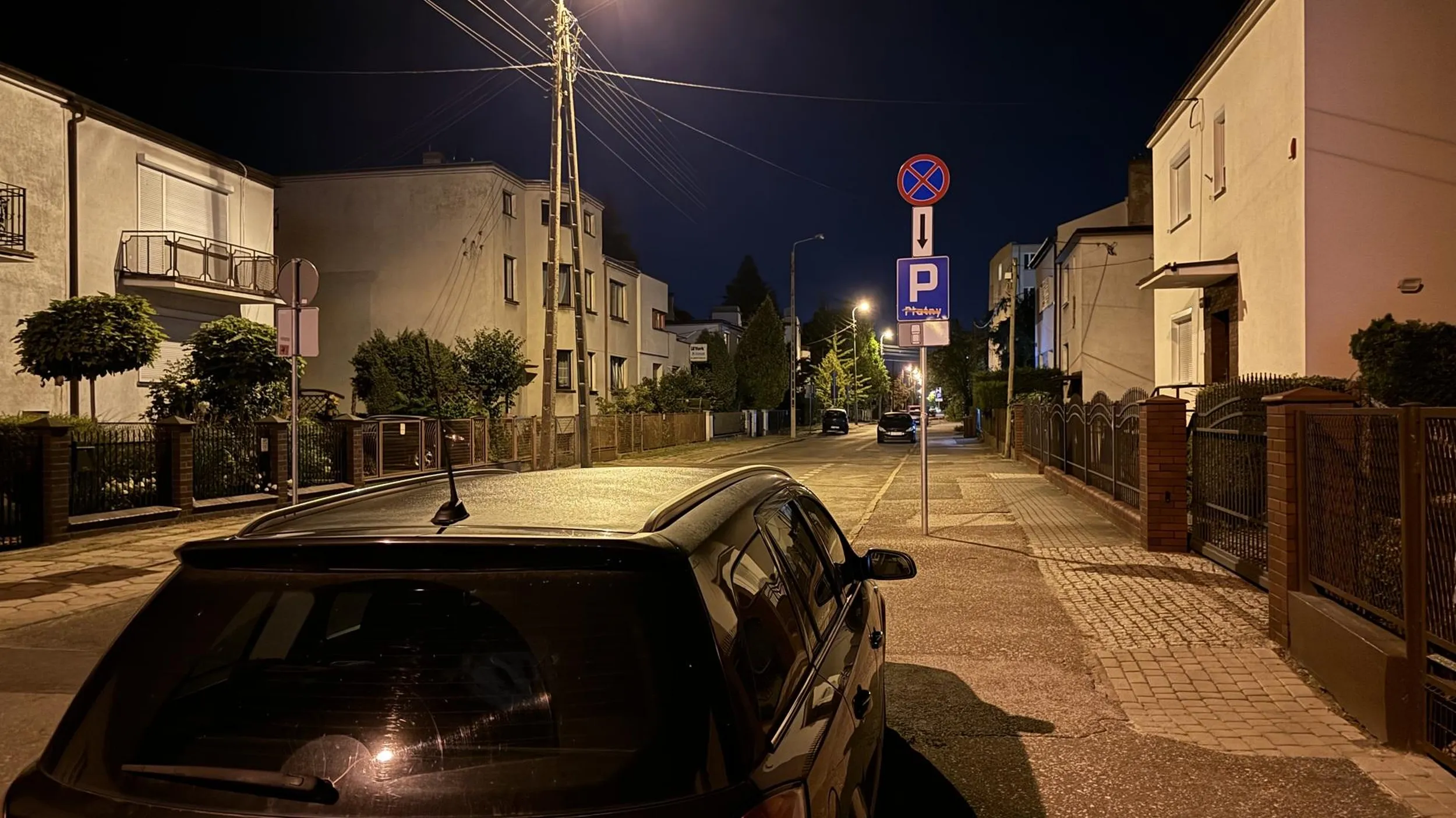 Zakaz zatrzymywania się, nie zastosowanie się do znaku D-18