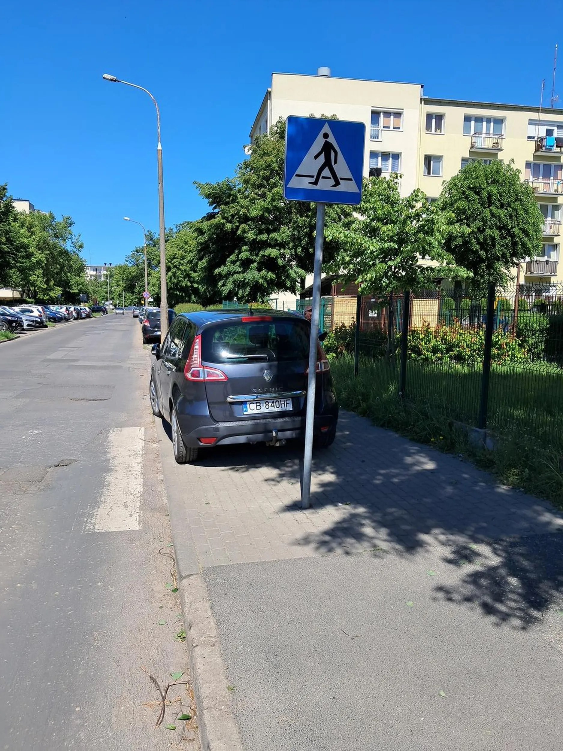 A na przejściu parkuję tak.