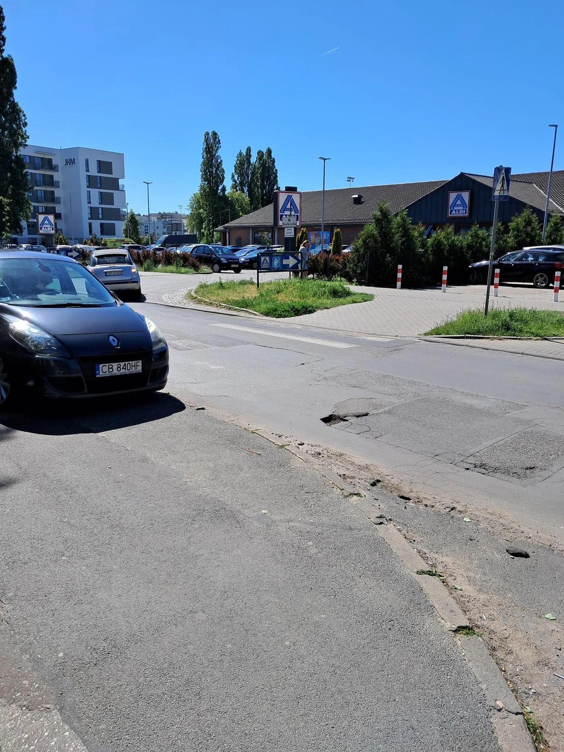 A na przejściu parkuję tak.