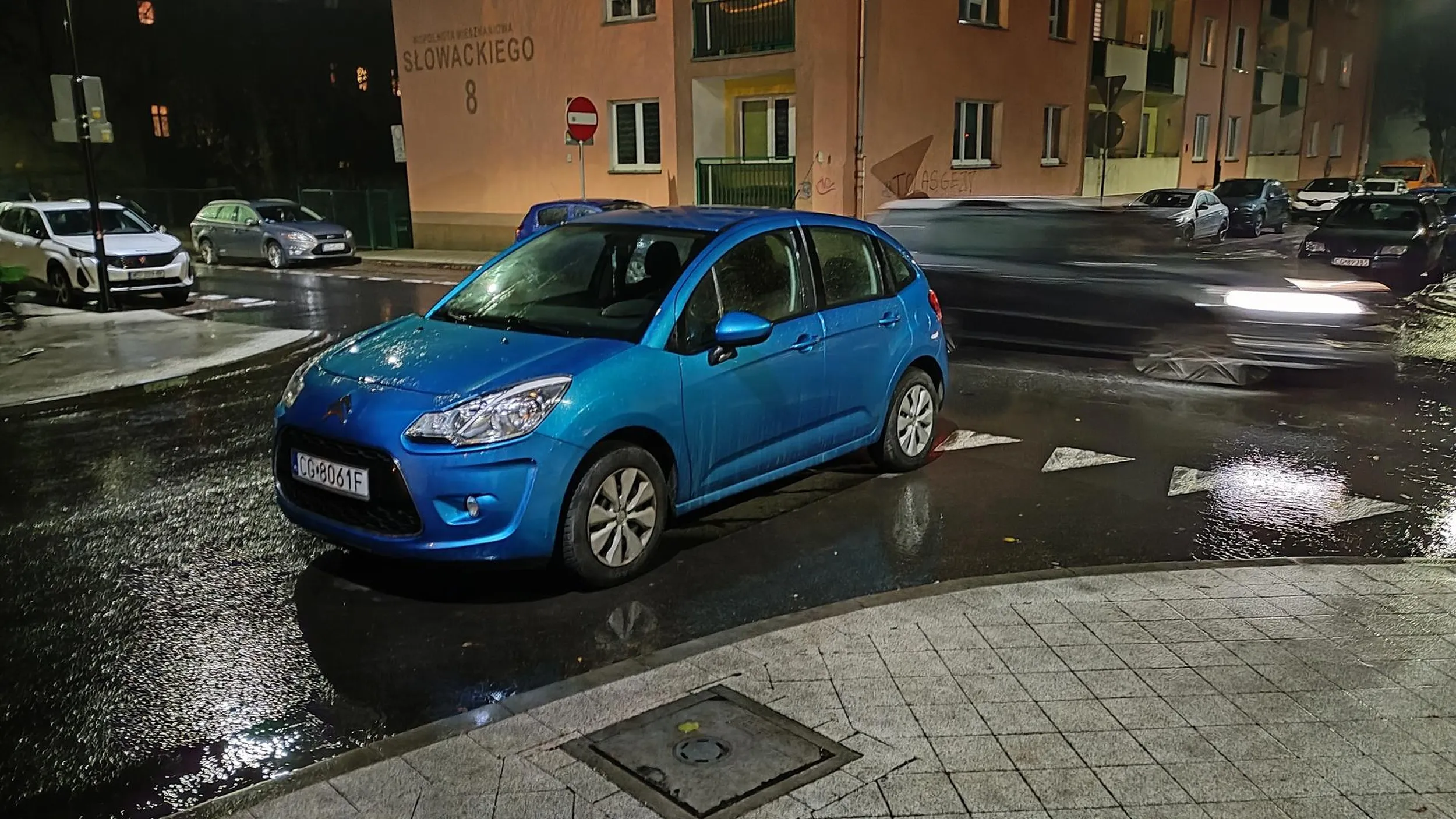 Następnym razem proponuję stanąć na samym środku... drugi raz w tym samym miejscu w ciągu miesiąca.