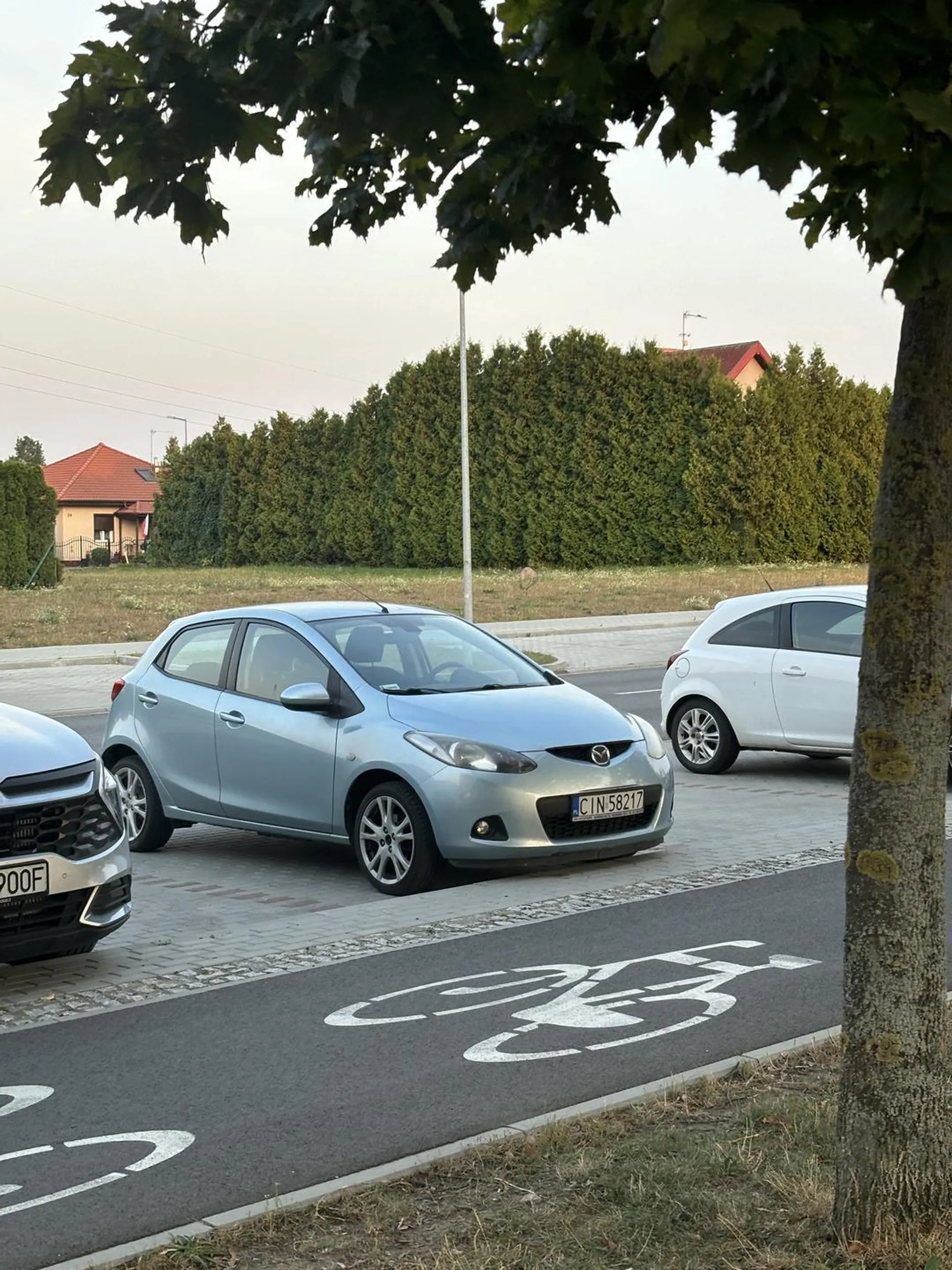 Jakiś chłop jebnal babę na pasach i krzyknął że jedzie grać w ligę i jej nie pomógł