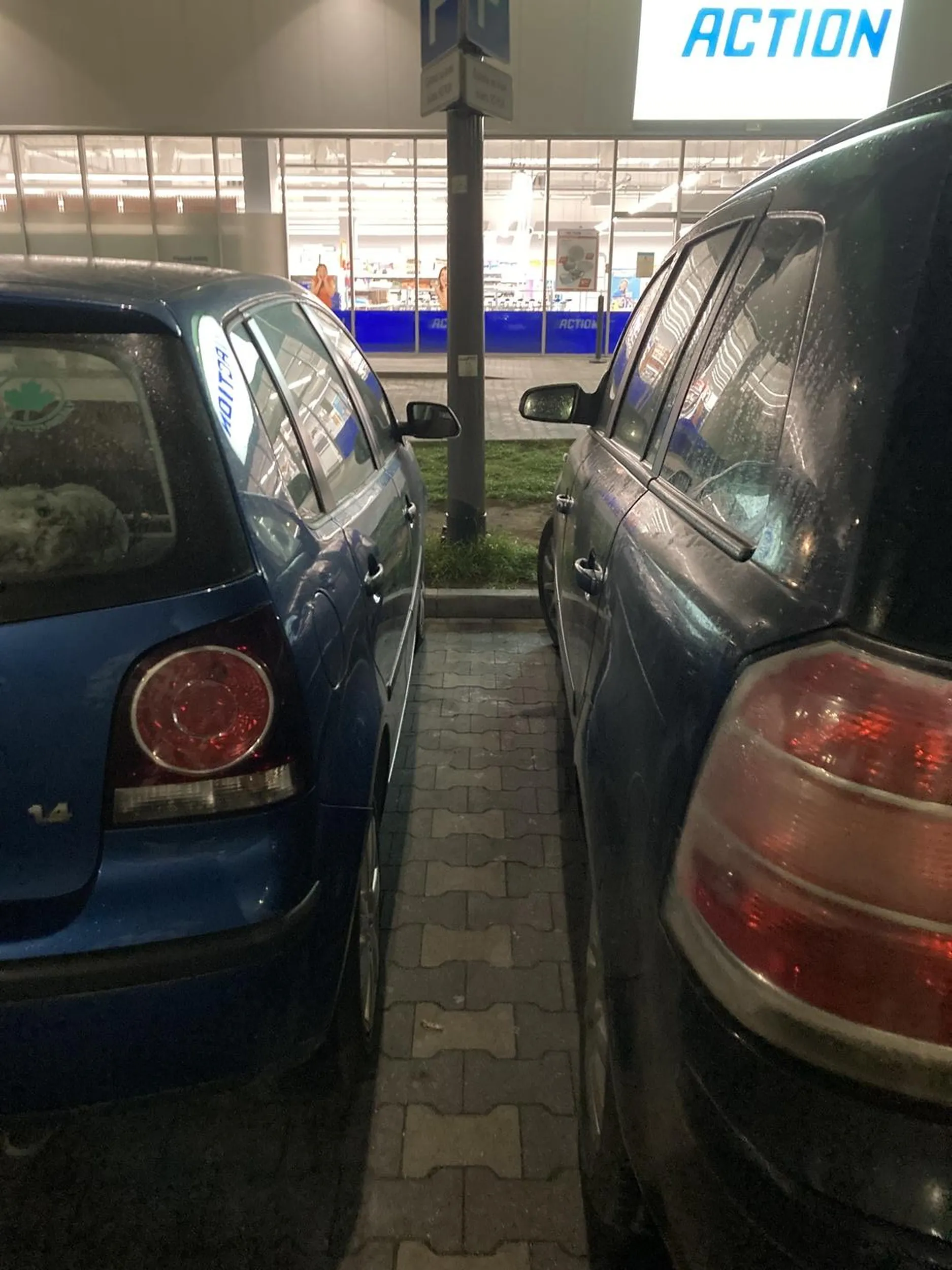 Ciekawe, jak miałam wejść do auta?