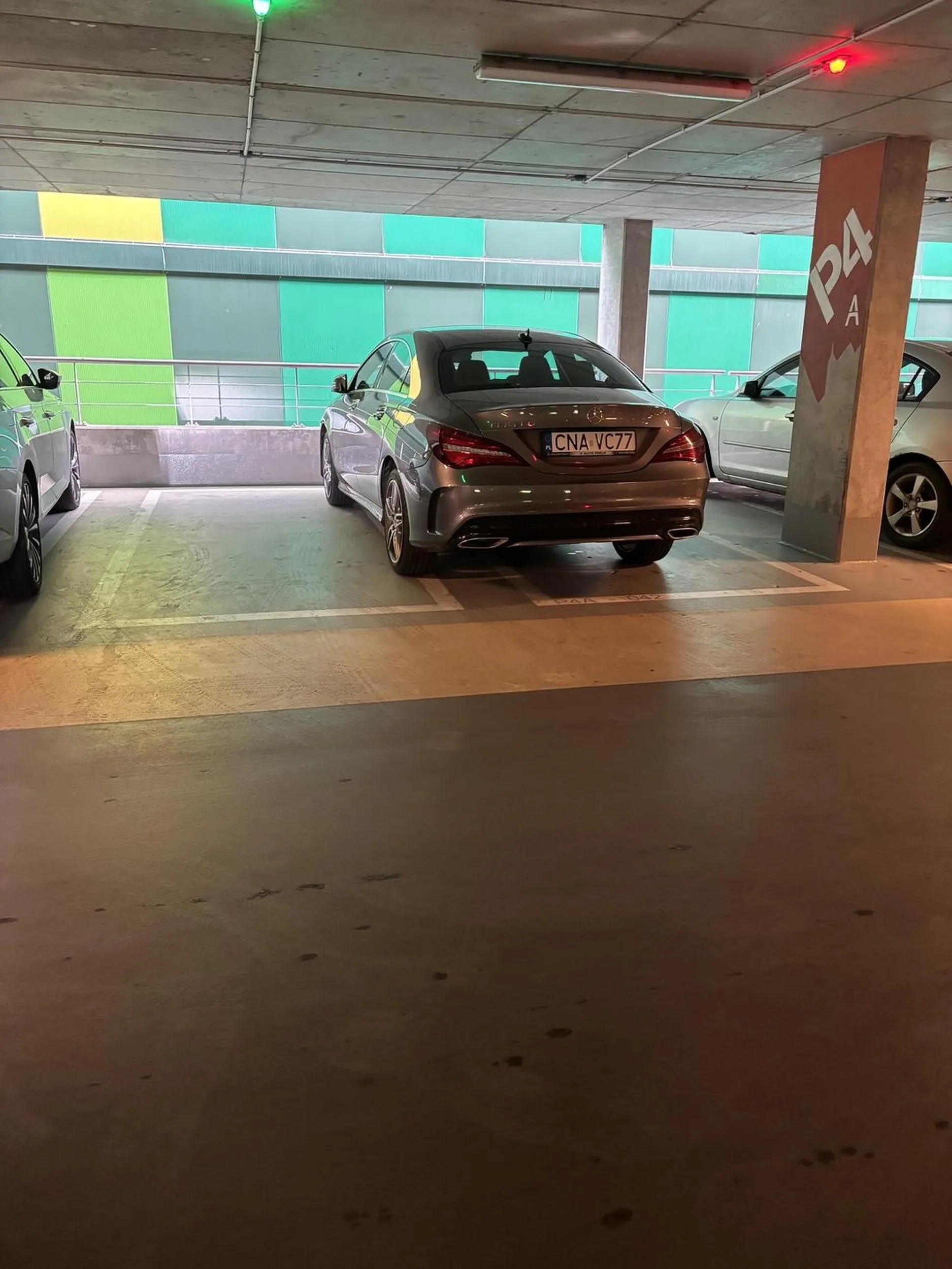 Parkowanie w galerii zielone Arkady ewidentnie leży. Prawko wygrane w chipsach