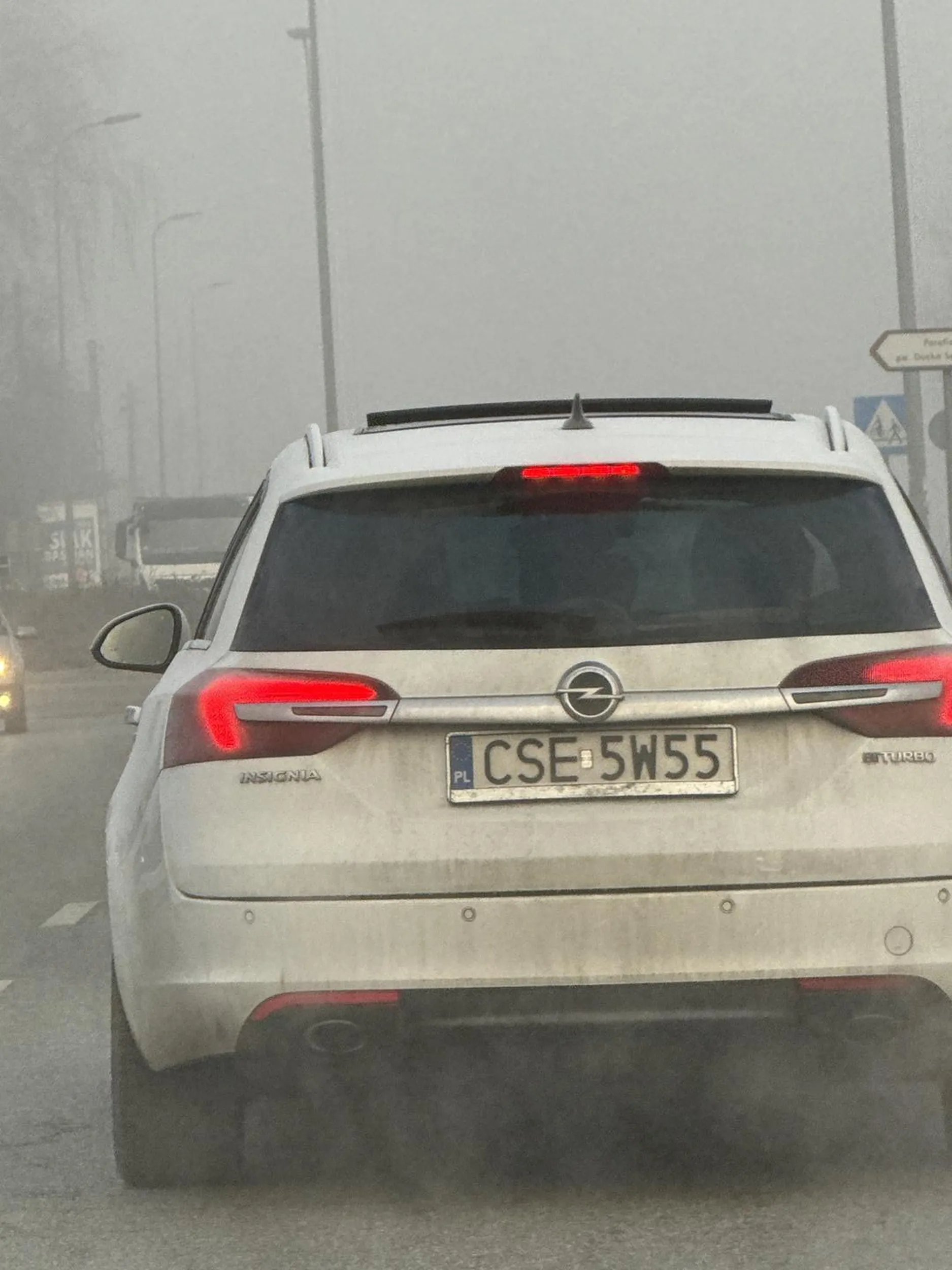 Boli dupa żeby wpuścić samochód, cham i prostak