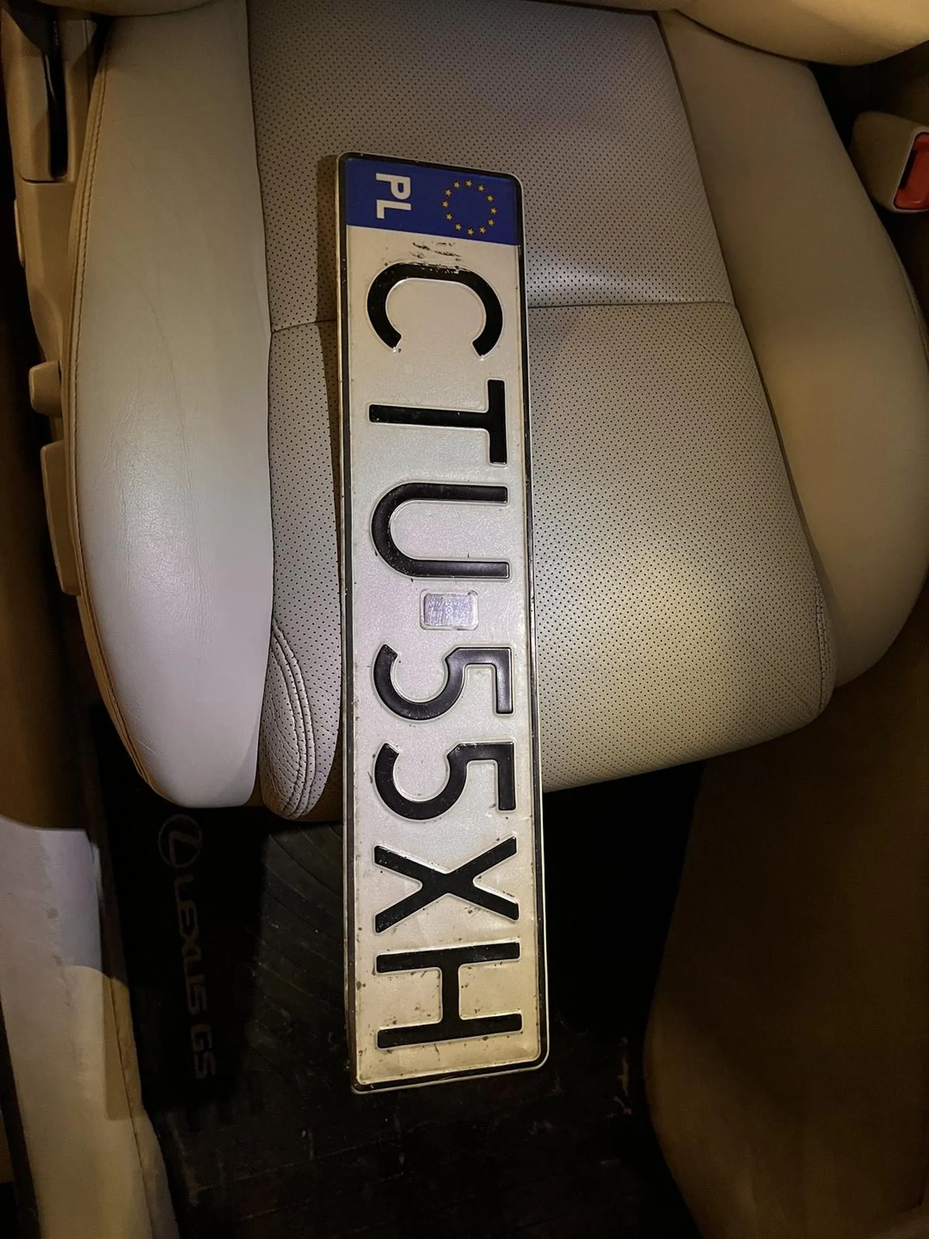 Tablica znaleziona przy ul. Wolskiej w Warszawie 02.02.2024