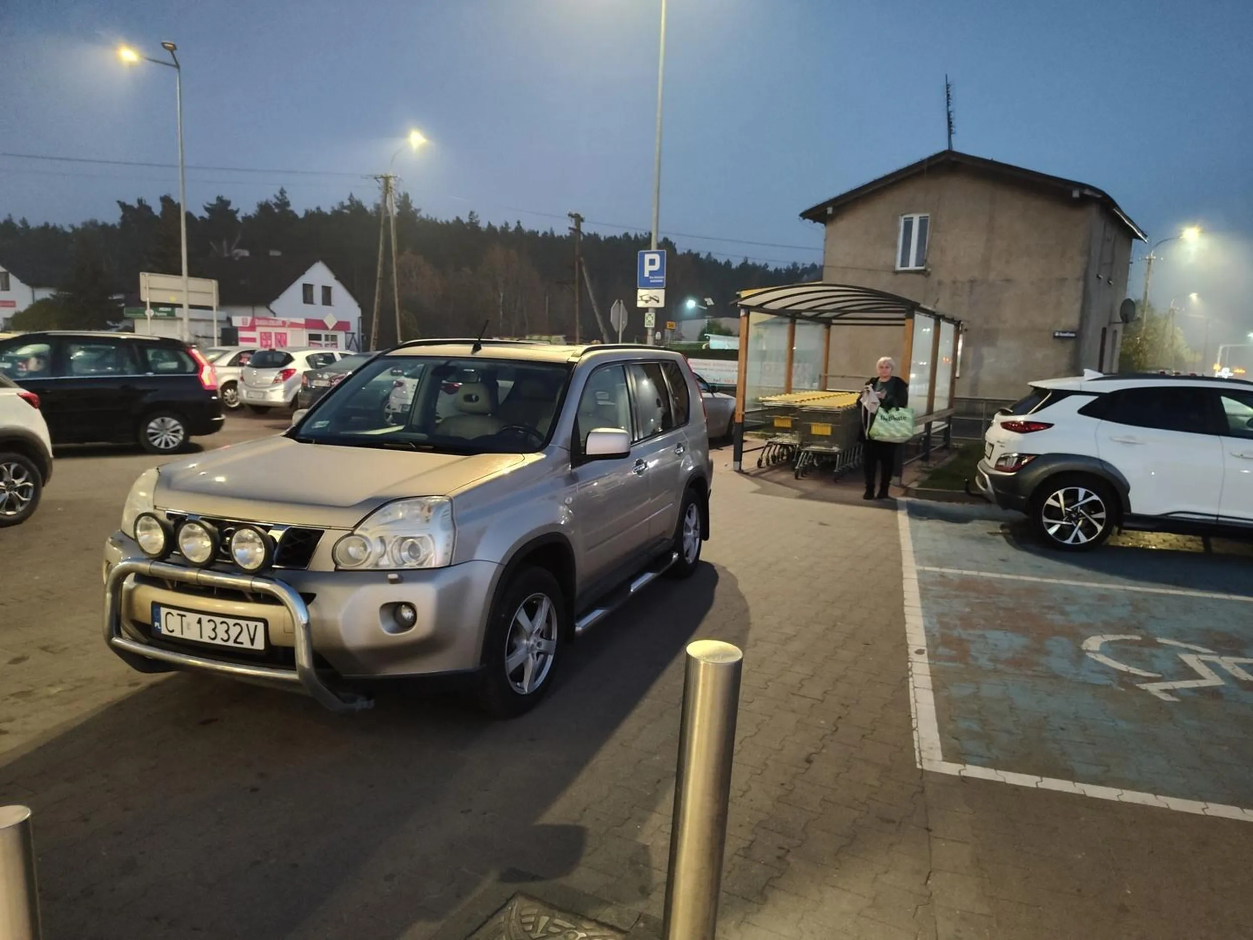 Chciałam zaparkować na miejscu dla niepełnosprawnych, ale nie miałam helikoptera ?