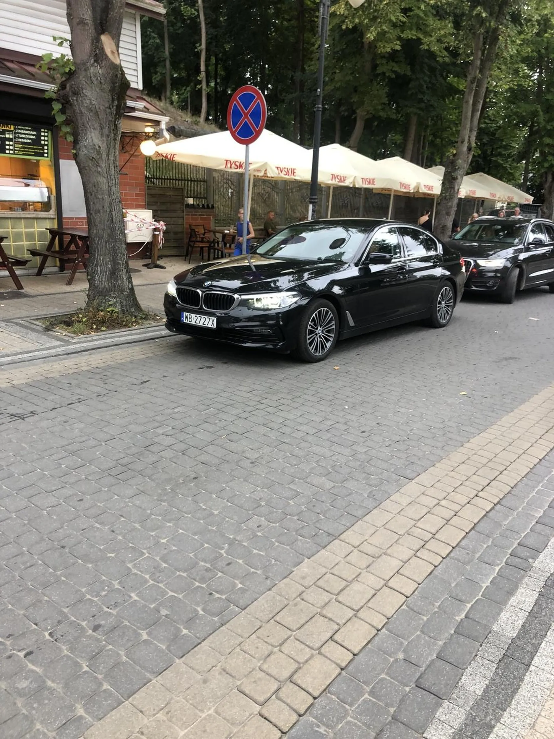 Ciota która jeździła po Mielnie i zwracała na siebie uwagę trąbiąc