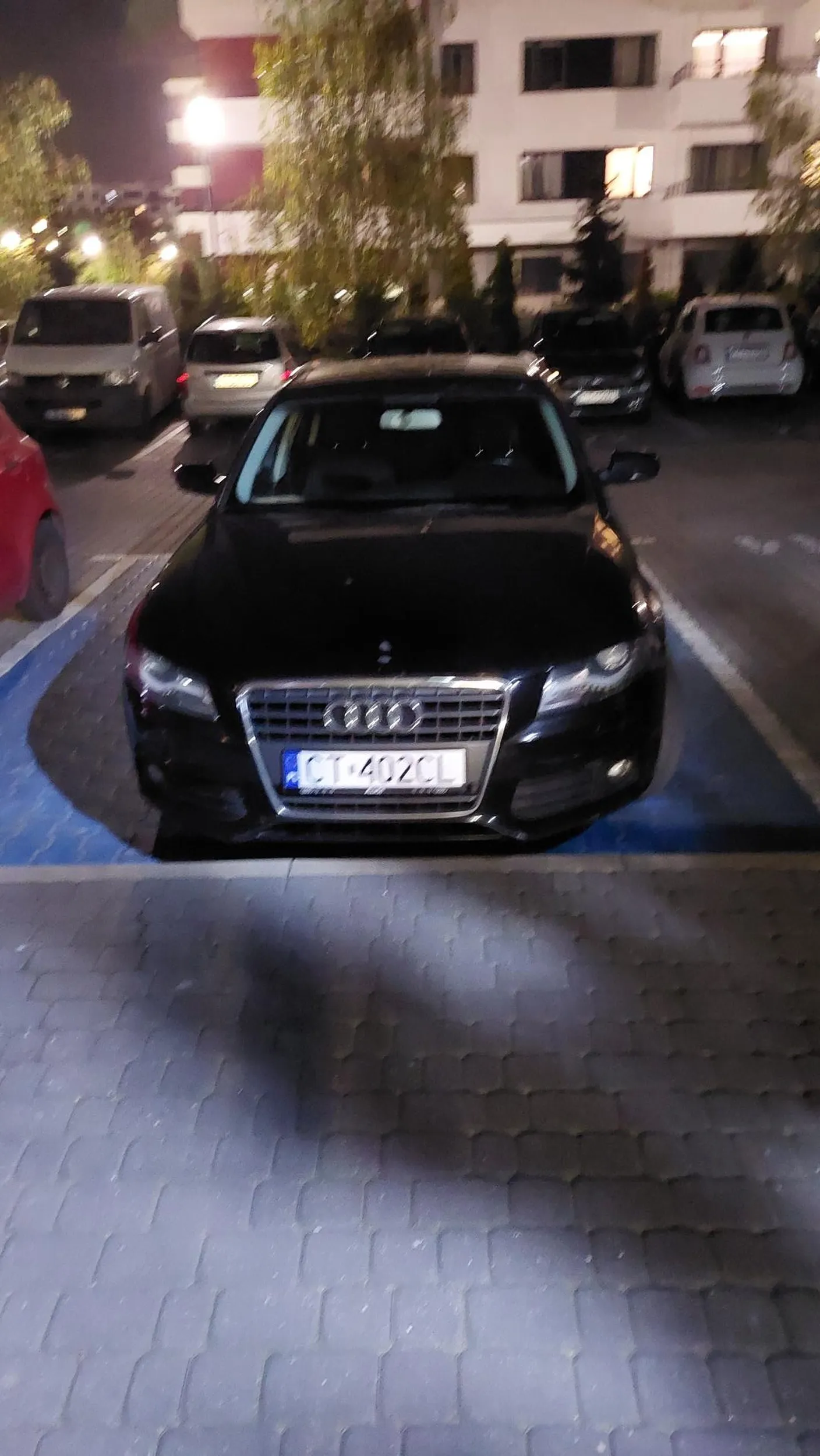 Na samochód pieniądze były ale na miejsce parkingowe i prawo jazdy już nie.