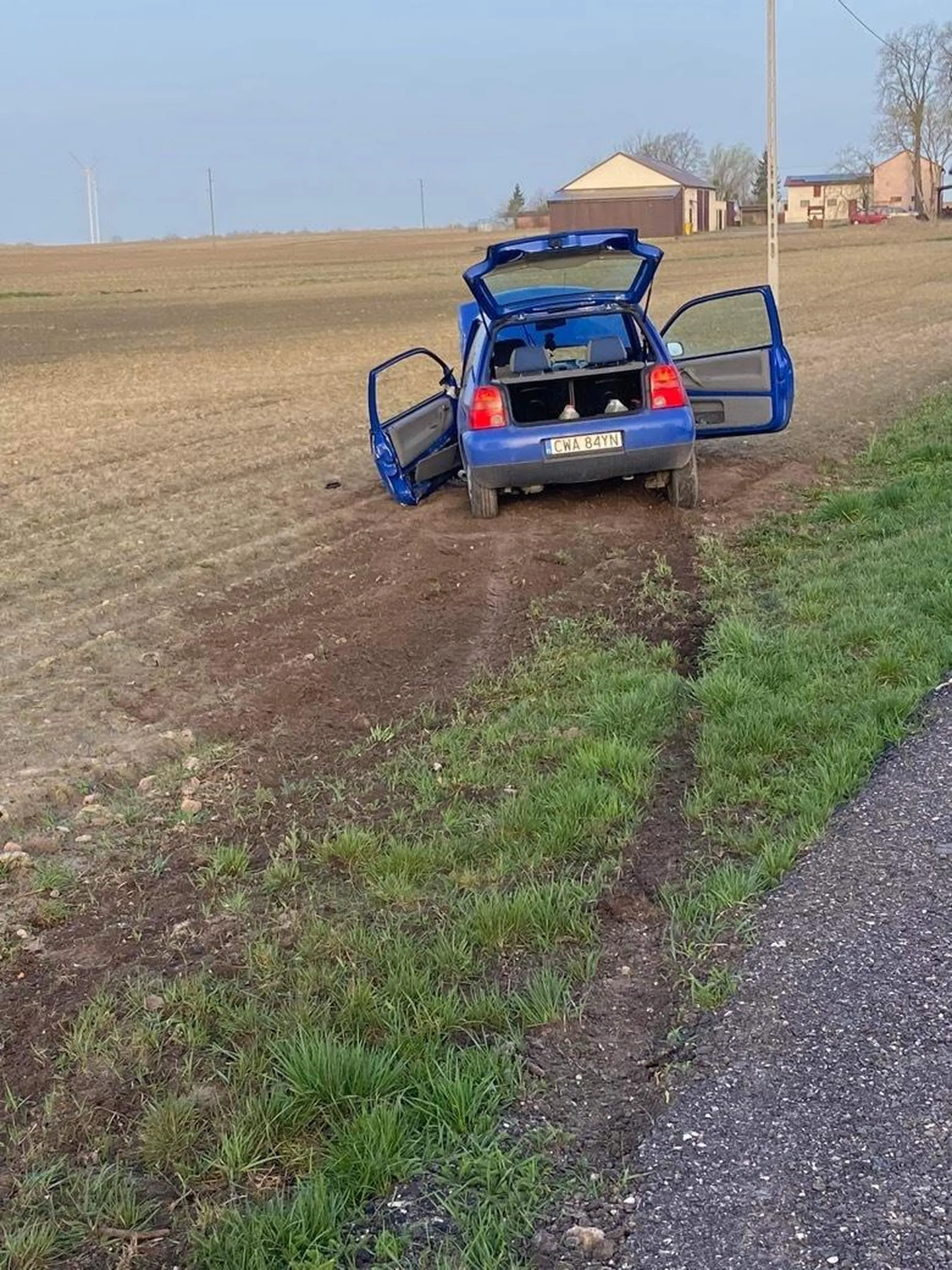 Nie polecam zaparkował na moim polu bez zgody