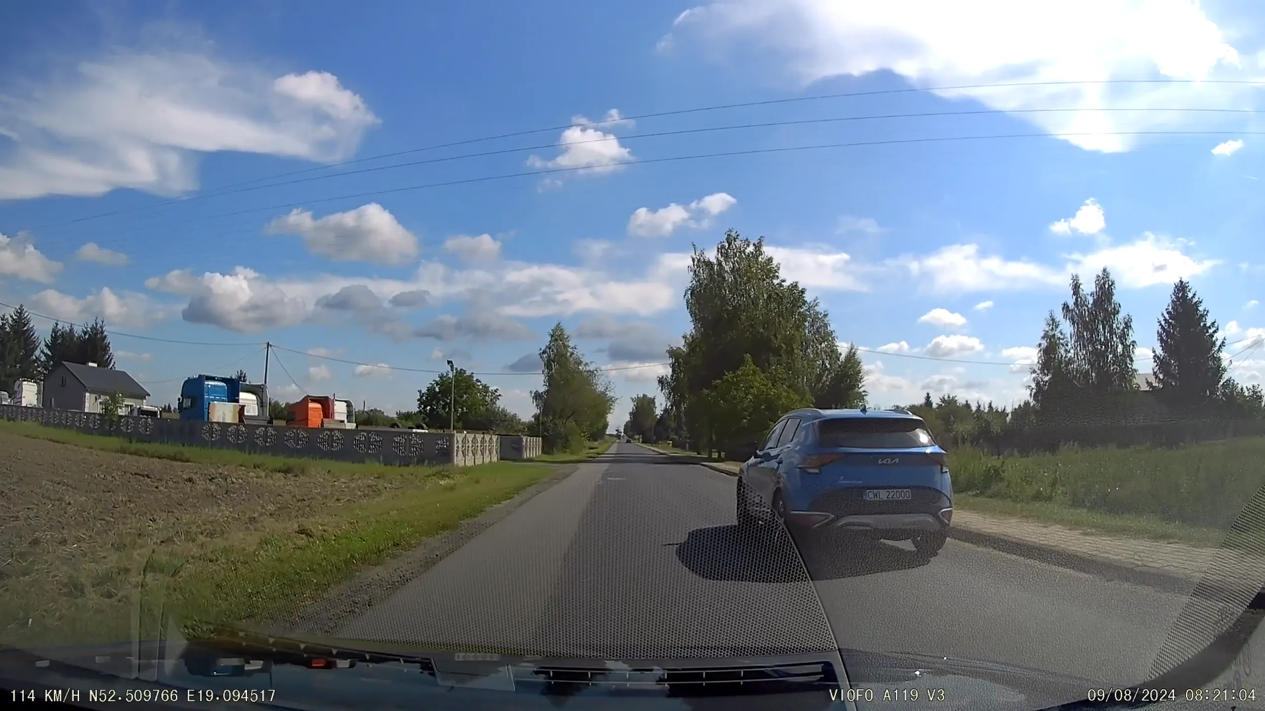 Traktorem możesz sobie przyspieszać, najlepiej pozostań w traktorze bo idealnie tam pasujesz.