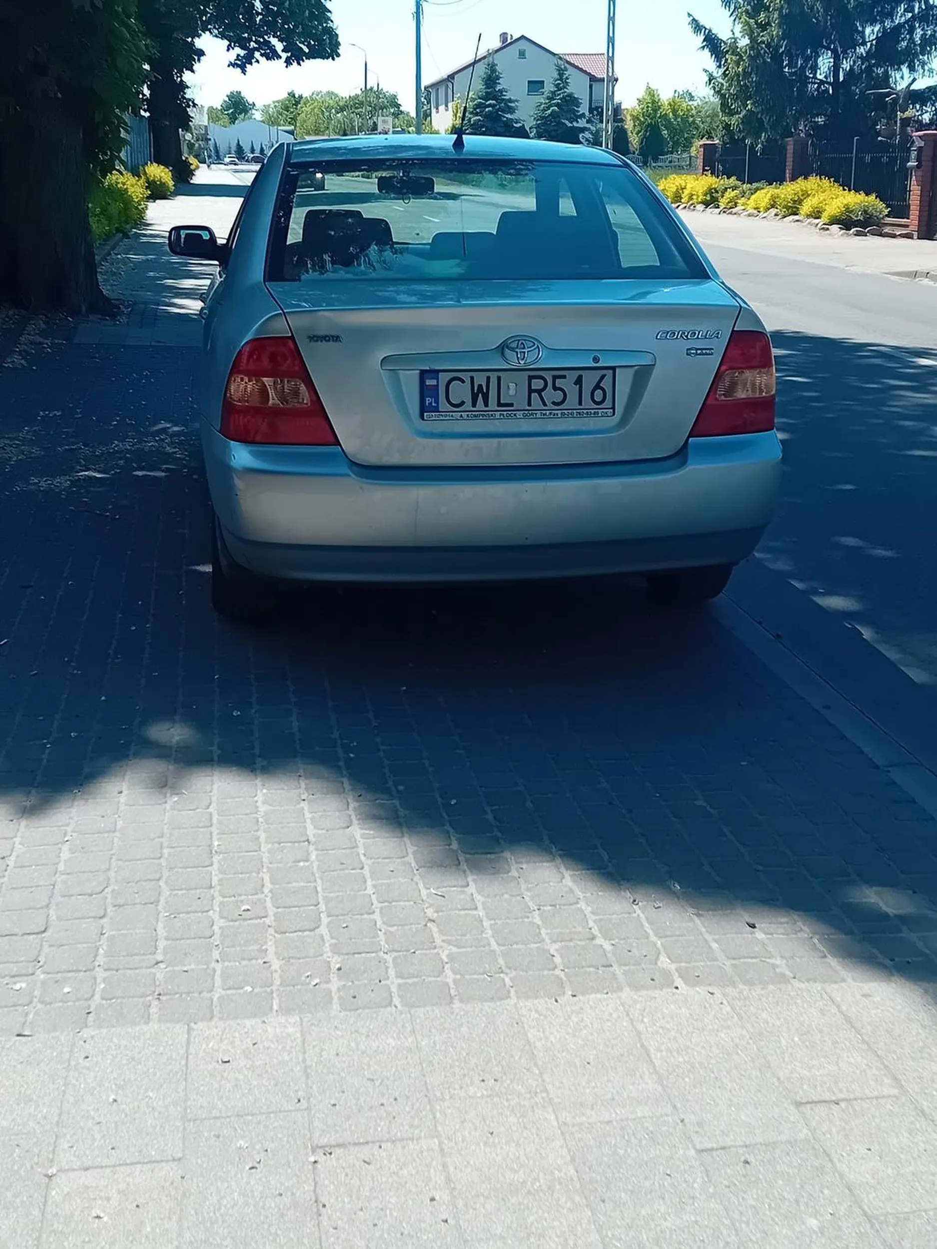 Środek chodnika to nie parking