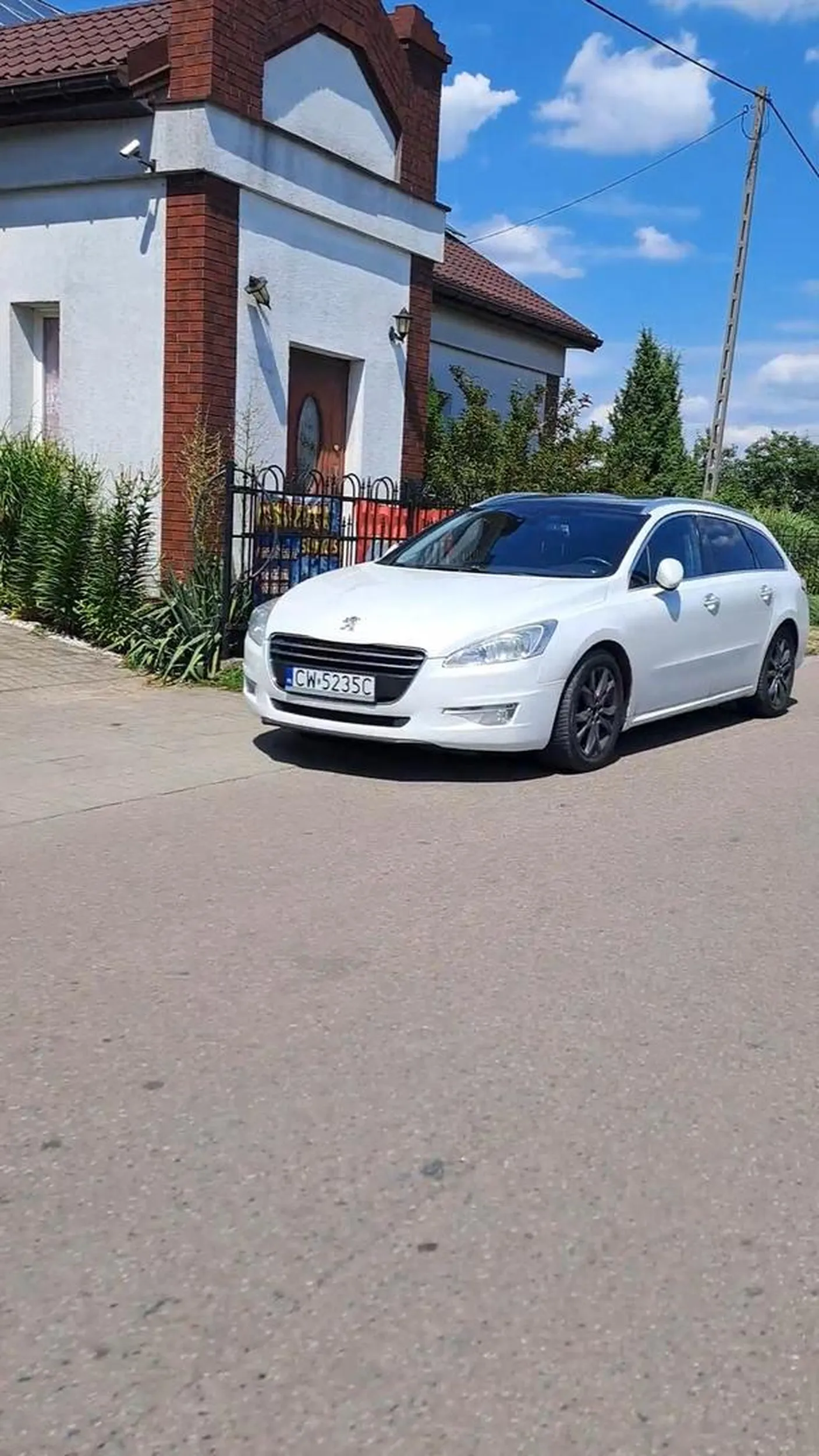 Mistrz parkowania na posesji nie warto parkować lepiej na drodze