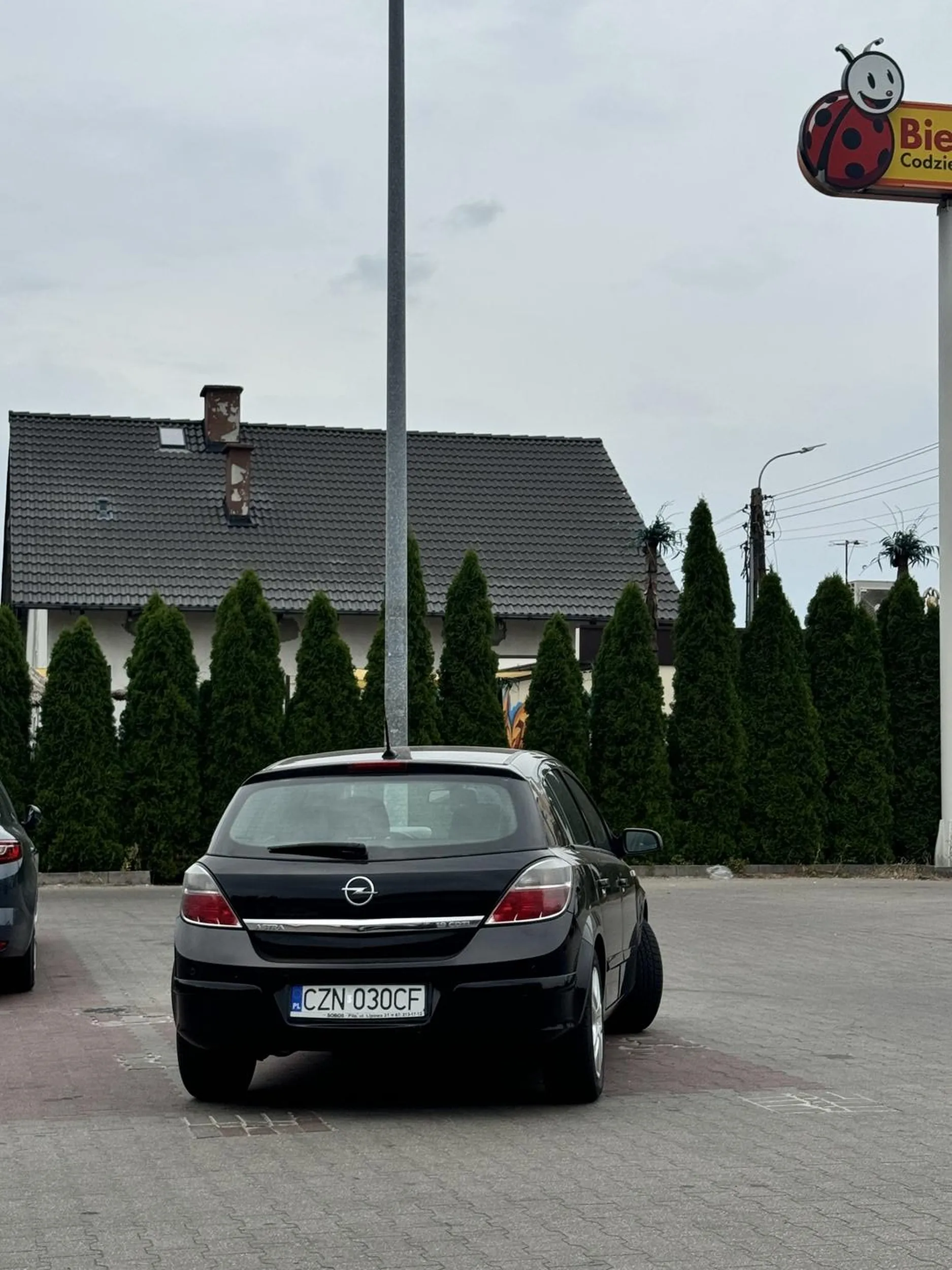 Piękne parkowanie, brawa dla Pani?