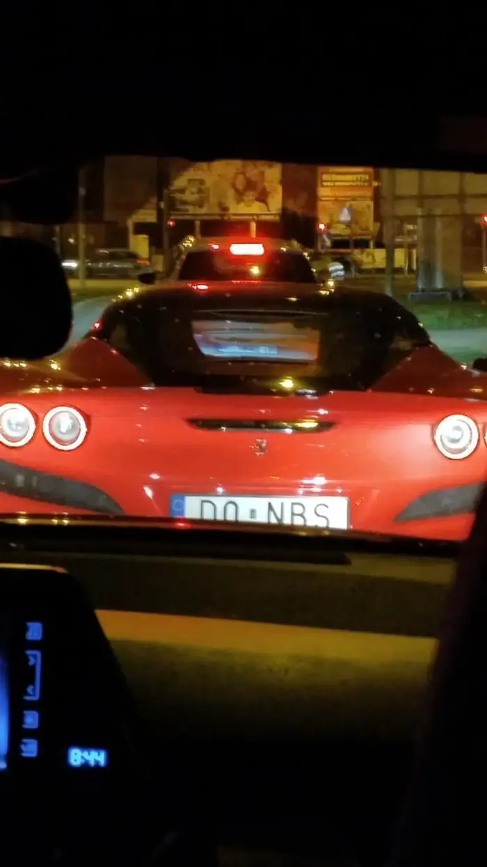 spoko ferrari kierowca widać że prawdziwy rajdowiec