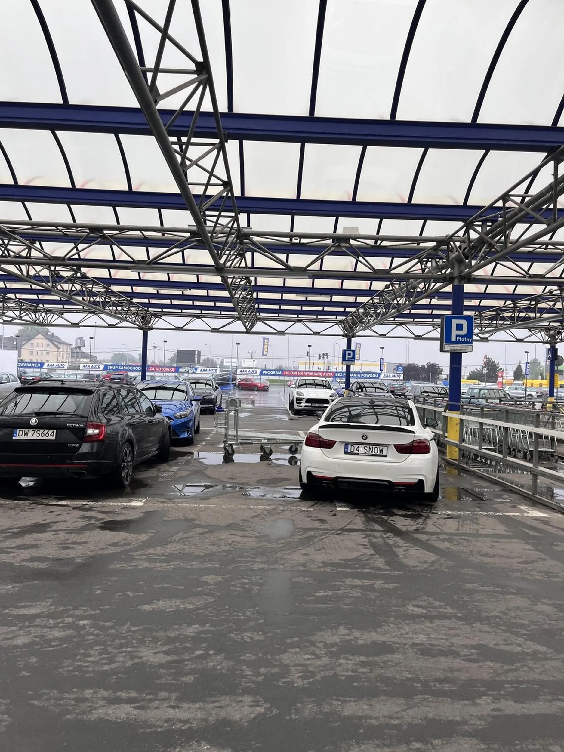 zabrakło tak mało by zaparkować prosto...