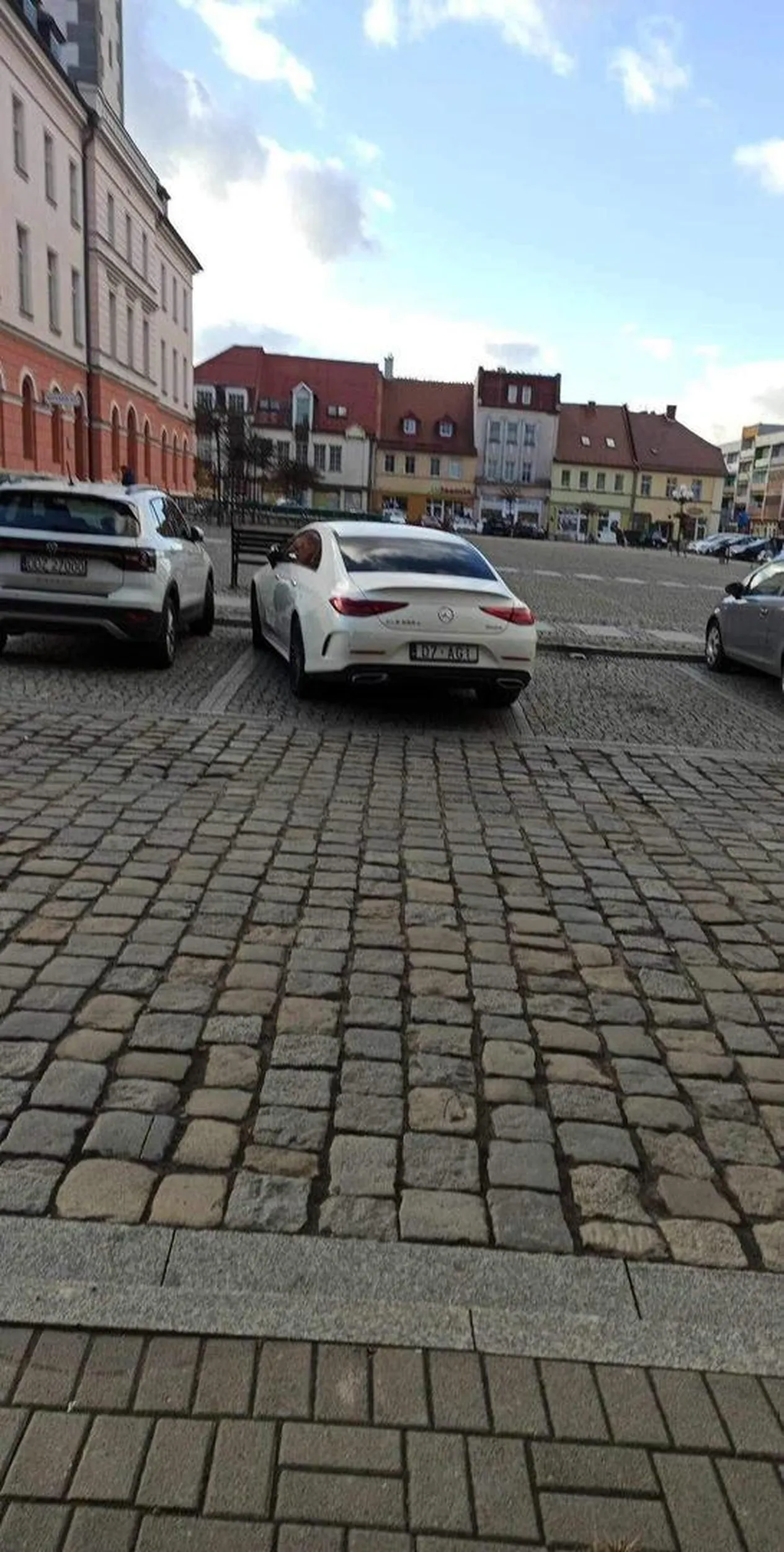 szmata nie umie parkowac xddd