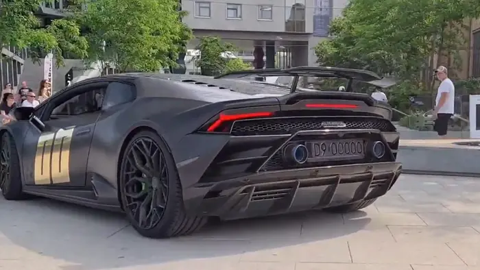 czemu taka ciemna ta tablica