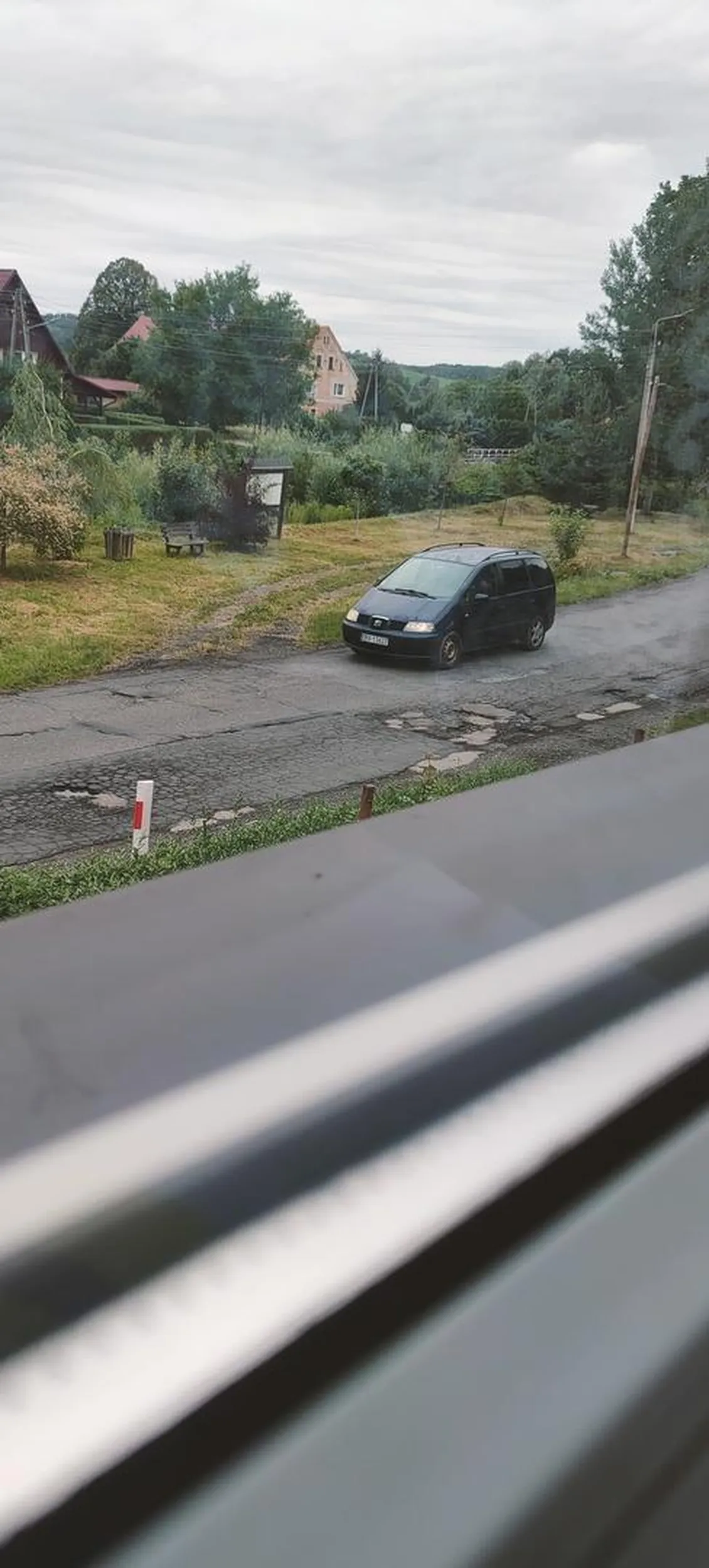 Jeździł u mnie po miejscowości wjeżdża na podwórka i się rozgląda, jakaś obczajka co można ukraść tak to wyglada