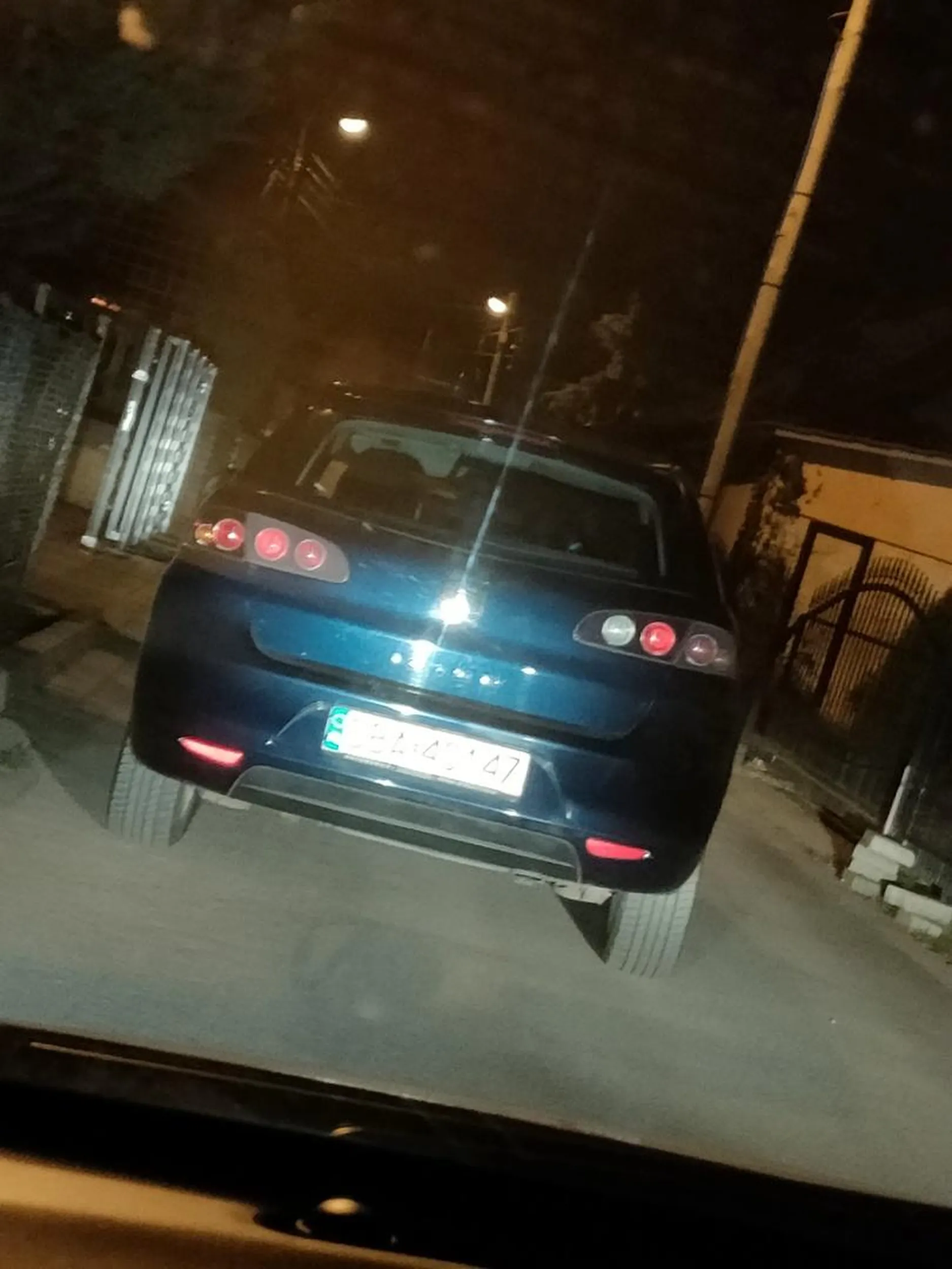 Tacy ludzie nadają się tylko do utylizacji zastawił 10 autom wyjazd z parkingu