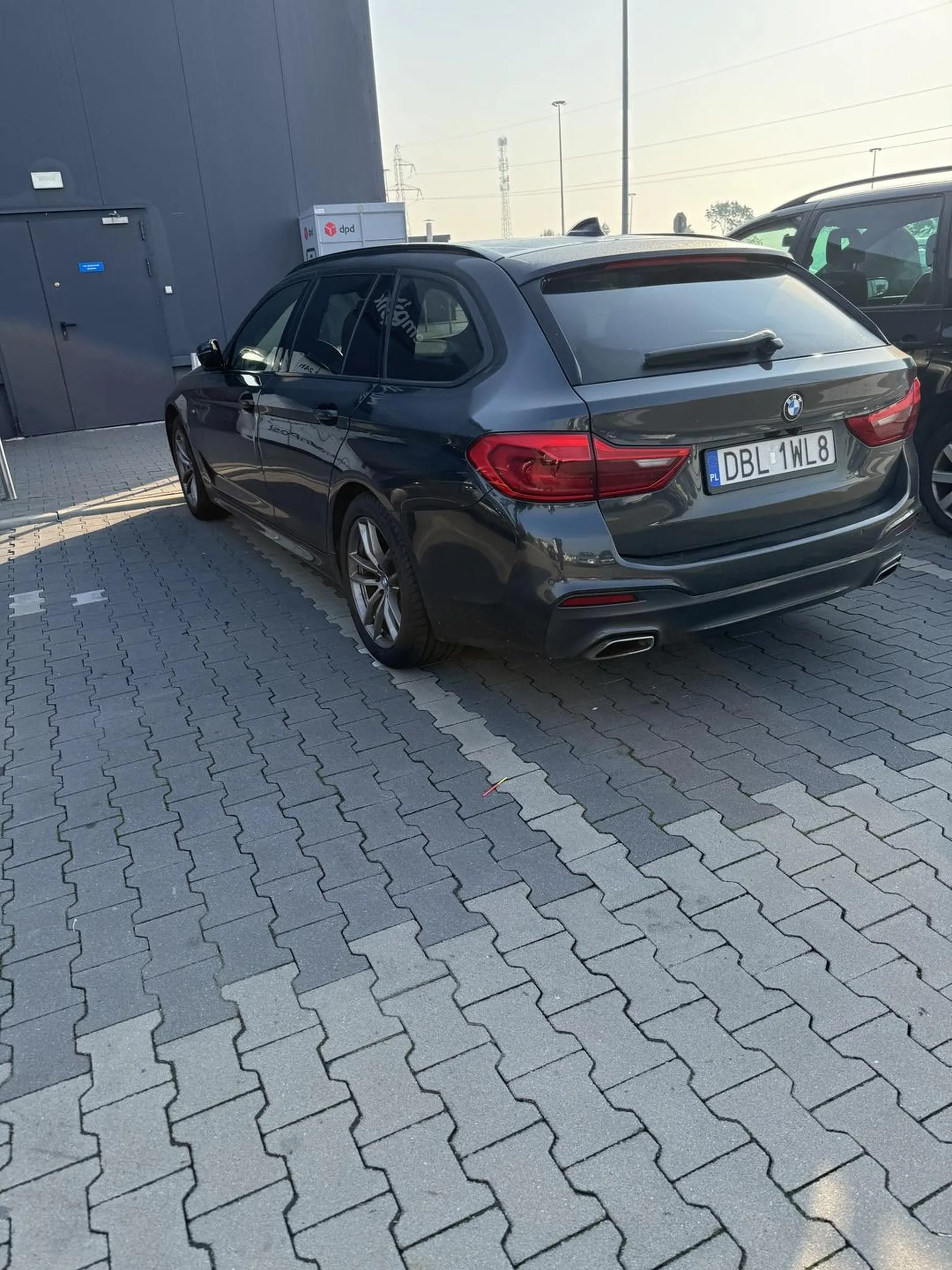 Kolego z BMW, jak nauczymy się parkować to będzie mniejszy problem na parkingach. Polecam kurs doszkalający.