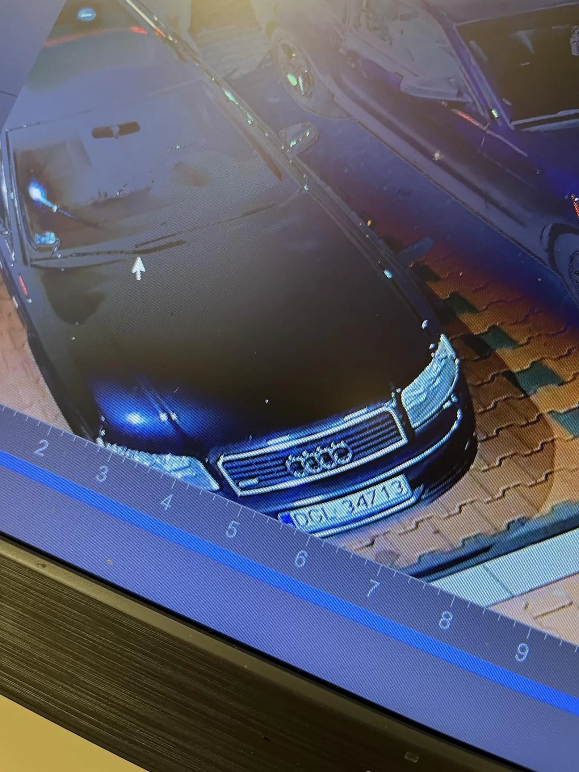 Nie pozdrawiam lasek z tego pojazdu ktore stanęły obok moje samochodu (ford mustang) i robiły sobie zdjecia jakby byl ich, wszystko jest na kamerach dziewczynki