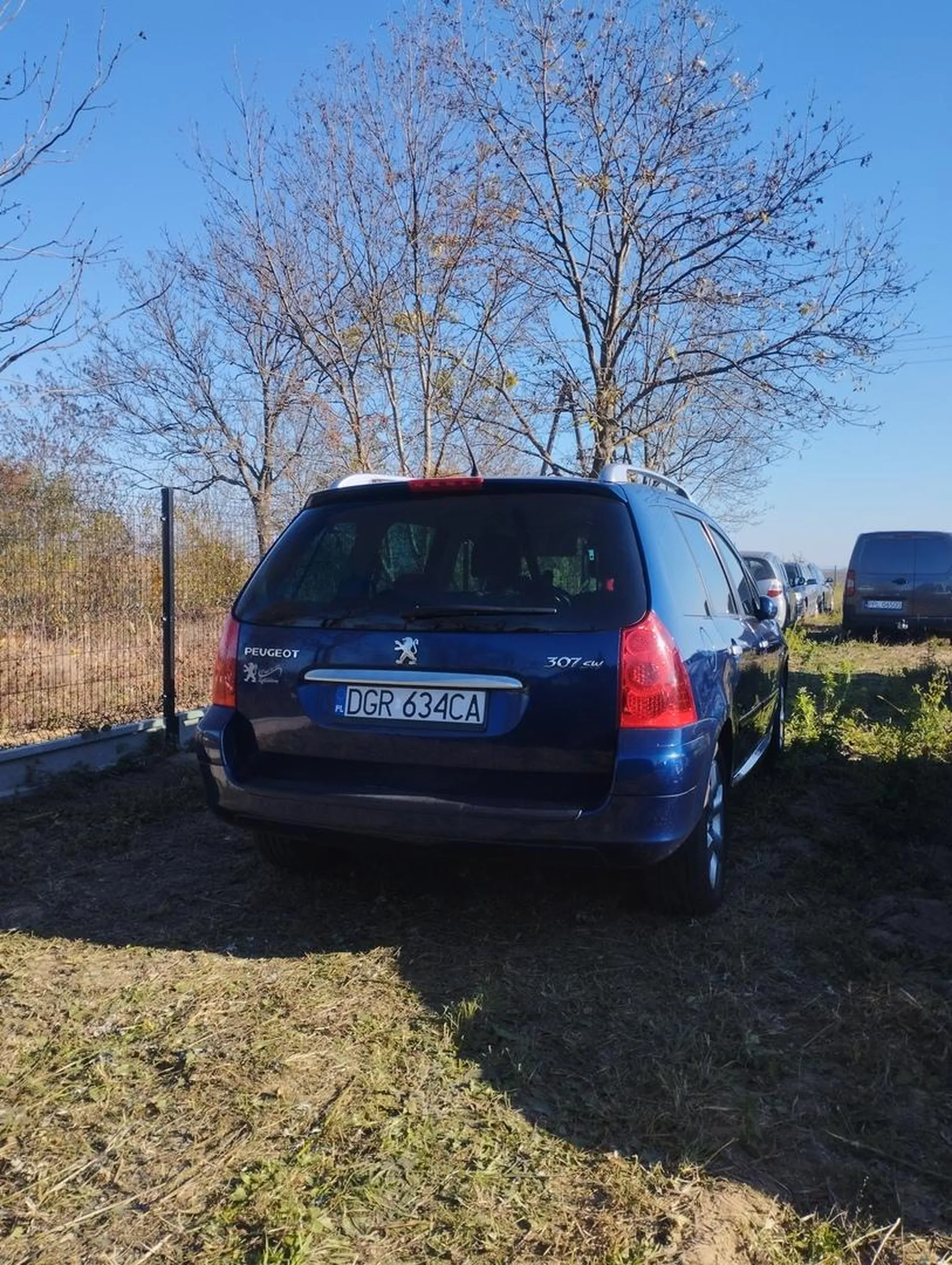 Nie pozdrawiam barana, który w Wińsku na cmentarnym parkingu zablokował wyjazd praktycznie wszystkim na parkingu. Proszę zacząć myśleć o innych i widzieć trochę więcej niż czubek własnego nosa.