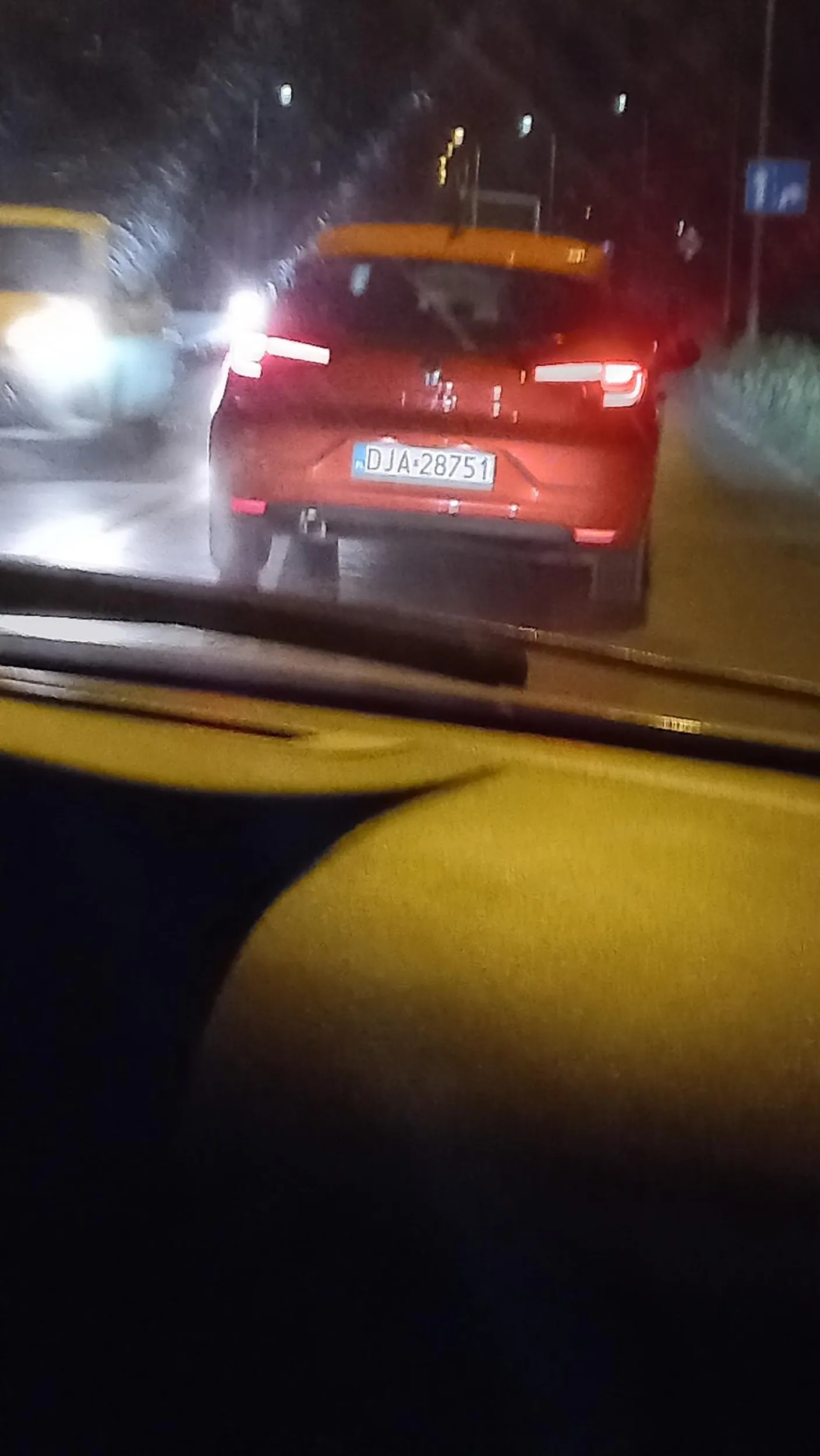 Ok. 20 km na godzinę przez całe miasto