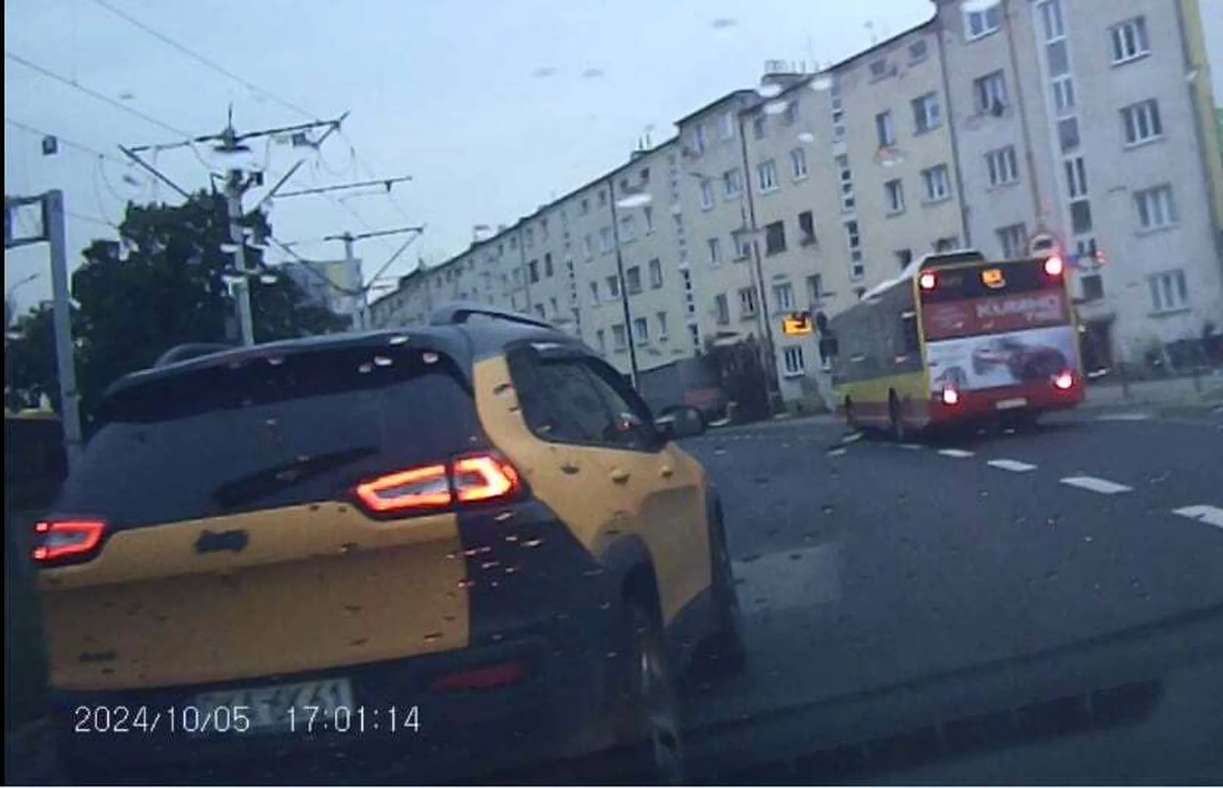 Kierowco Jeep DKA 6K61, w dniu 5.10.2024 około godz. 17 zajechałeś drogę, spowodowałeś poważne zagrożenie na drodze, w okolicach ul. Grabiszyńskiej we Wrocławiu. Materiał zostanie przekazany policji.