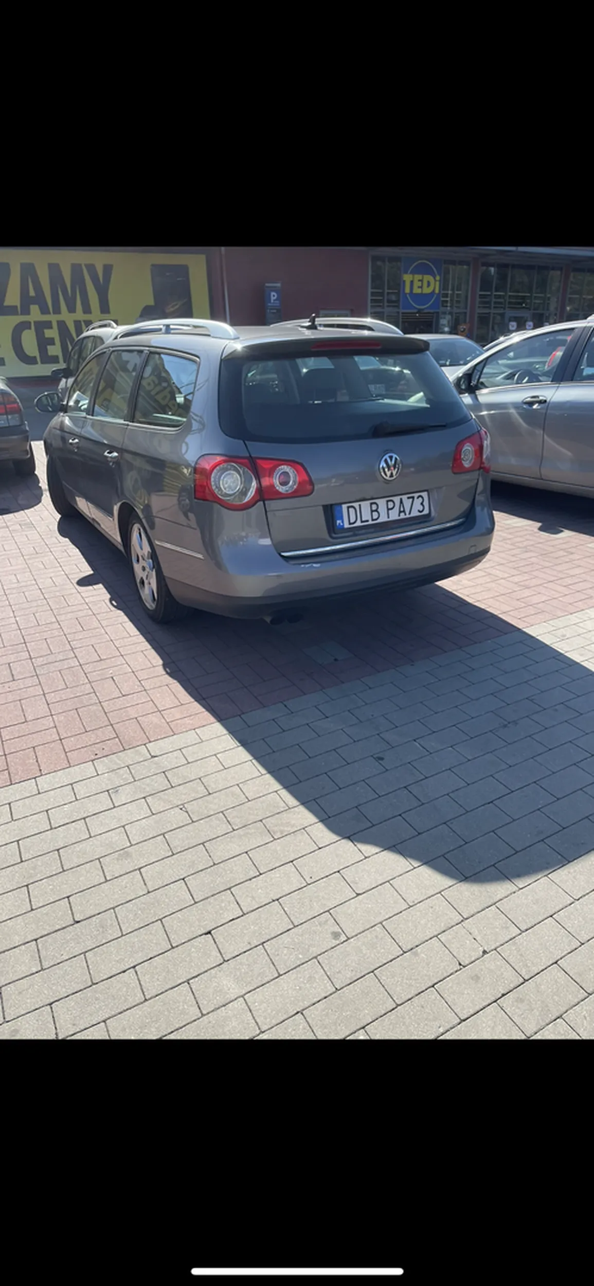 Jak nie umiesz parkować, to lepiej kup sobie mniejsze auto, bo aż szkoda było na to patrzeć.