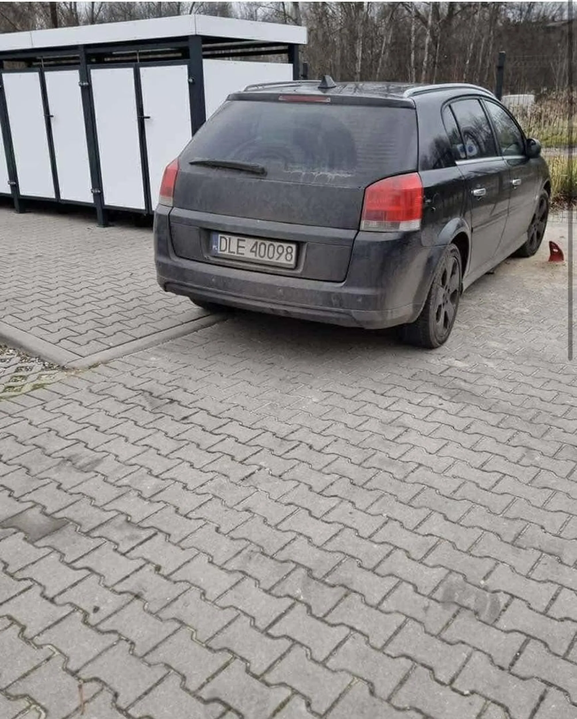 Kierowca chyba oddaje Opla na śmieci, tyle te ople warte. Ale za darmo to i ocet słodki. Pozdrawiam Następnym razem przebijamy oponki :p