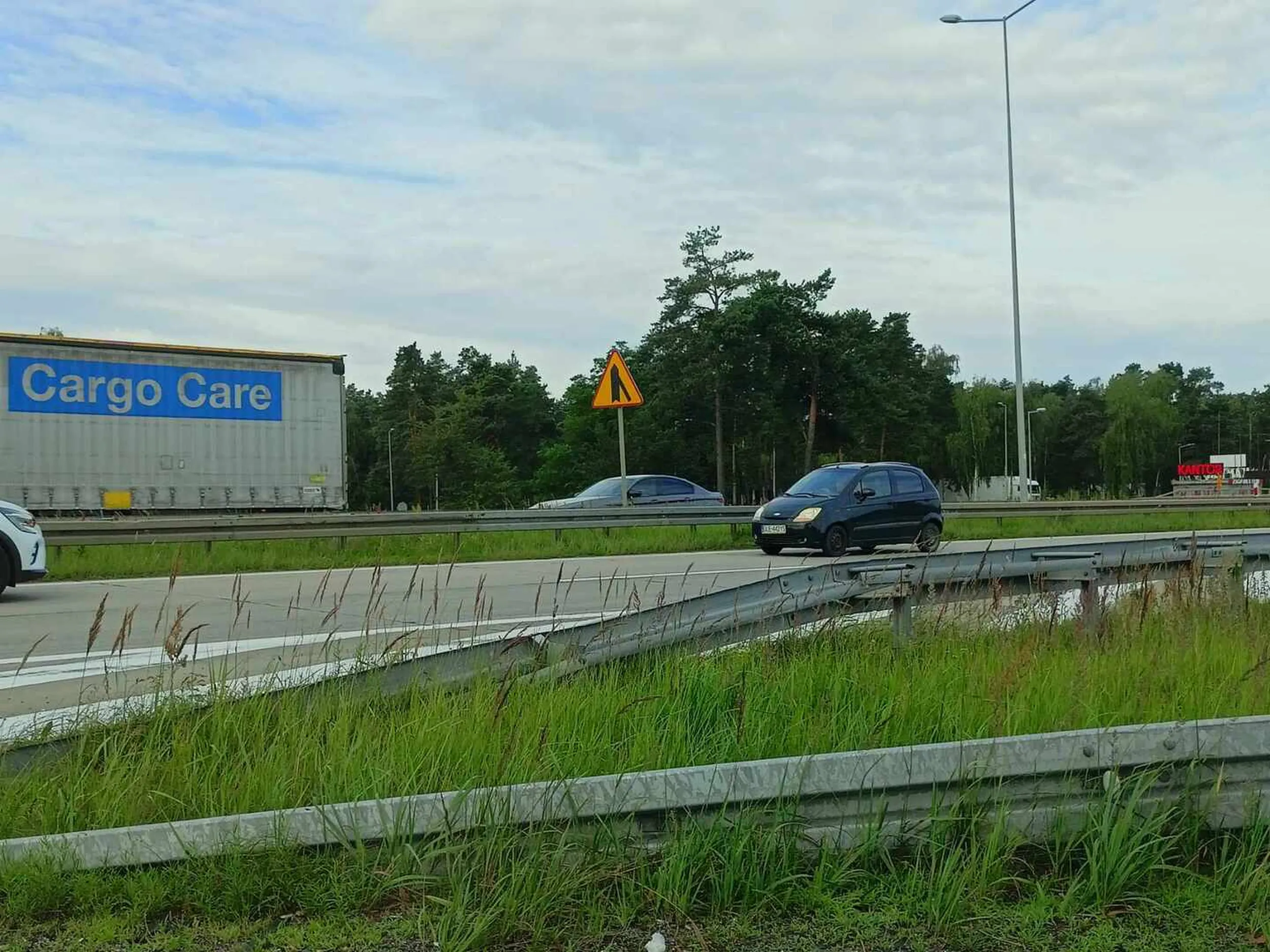 Jedzie pod prąd na autostradzie a4, okolice zjazdu na Bolesławiec