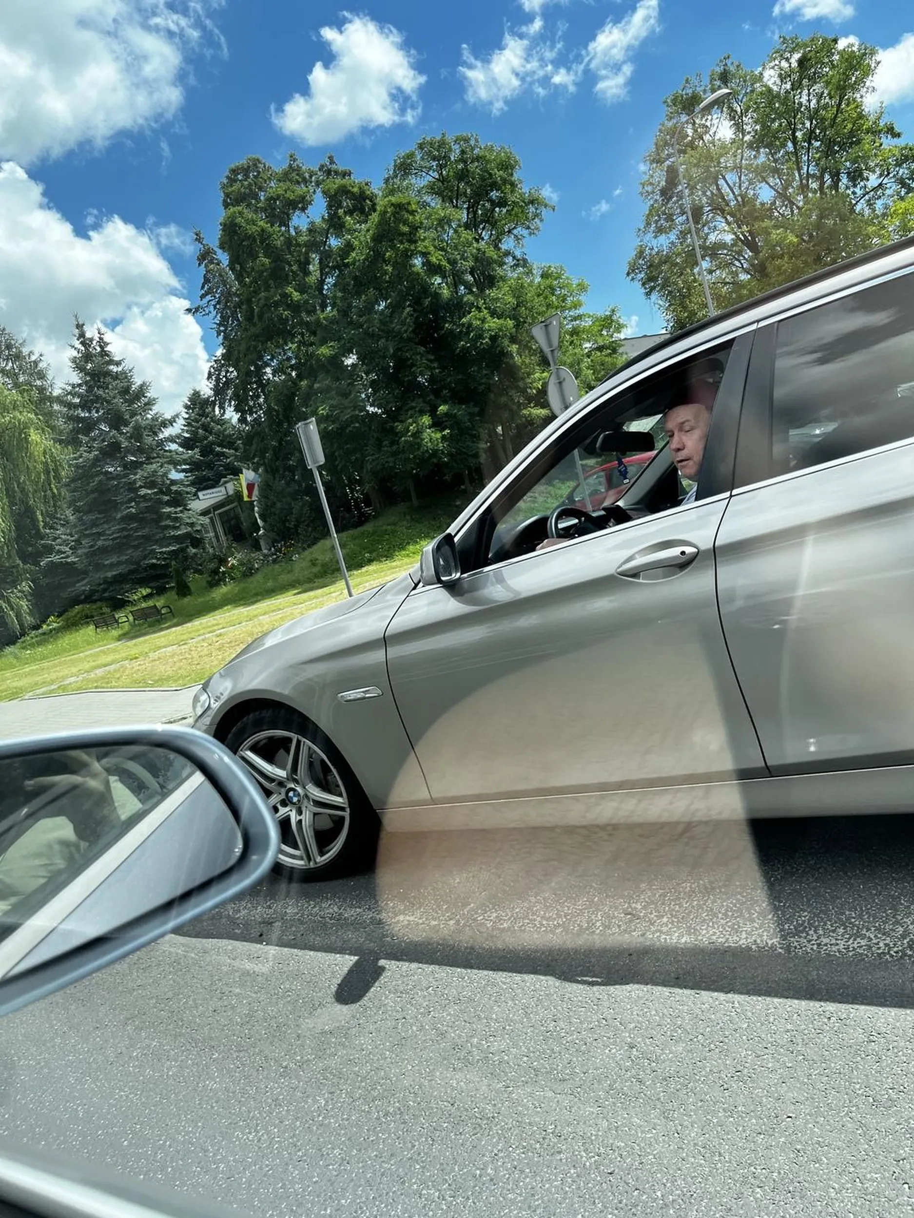 Kolega wymusza następnie chce się ustawiać na bitkę. Zdjęcie już po fakcie ale podglądowe.