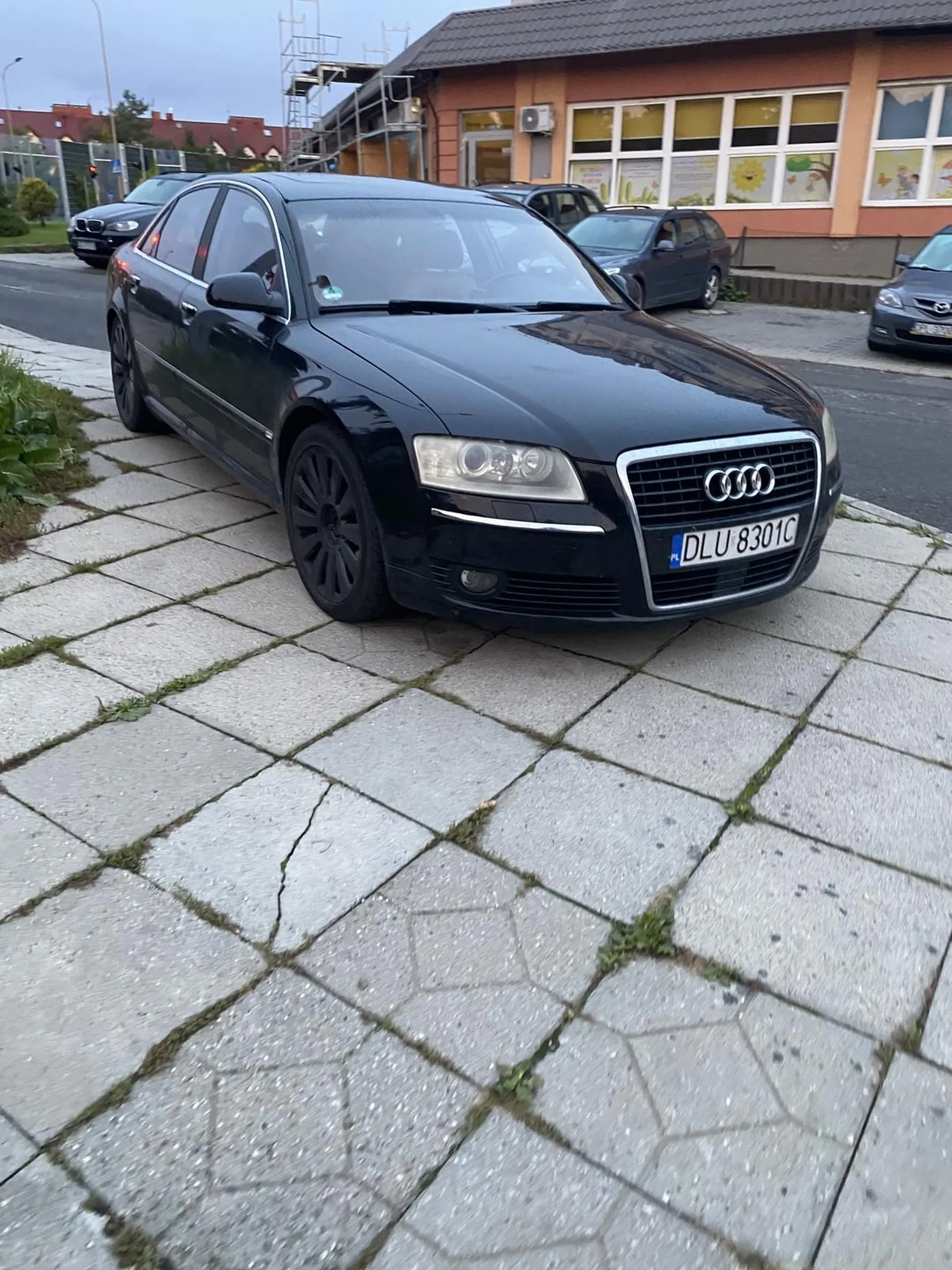 Parkowanie na chodniku „bo tylko na chwilę”