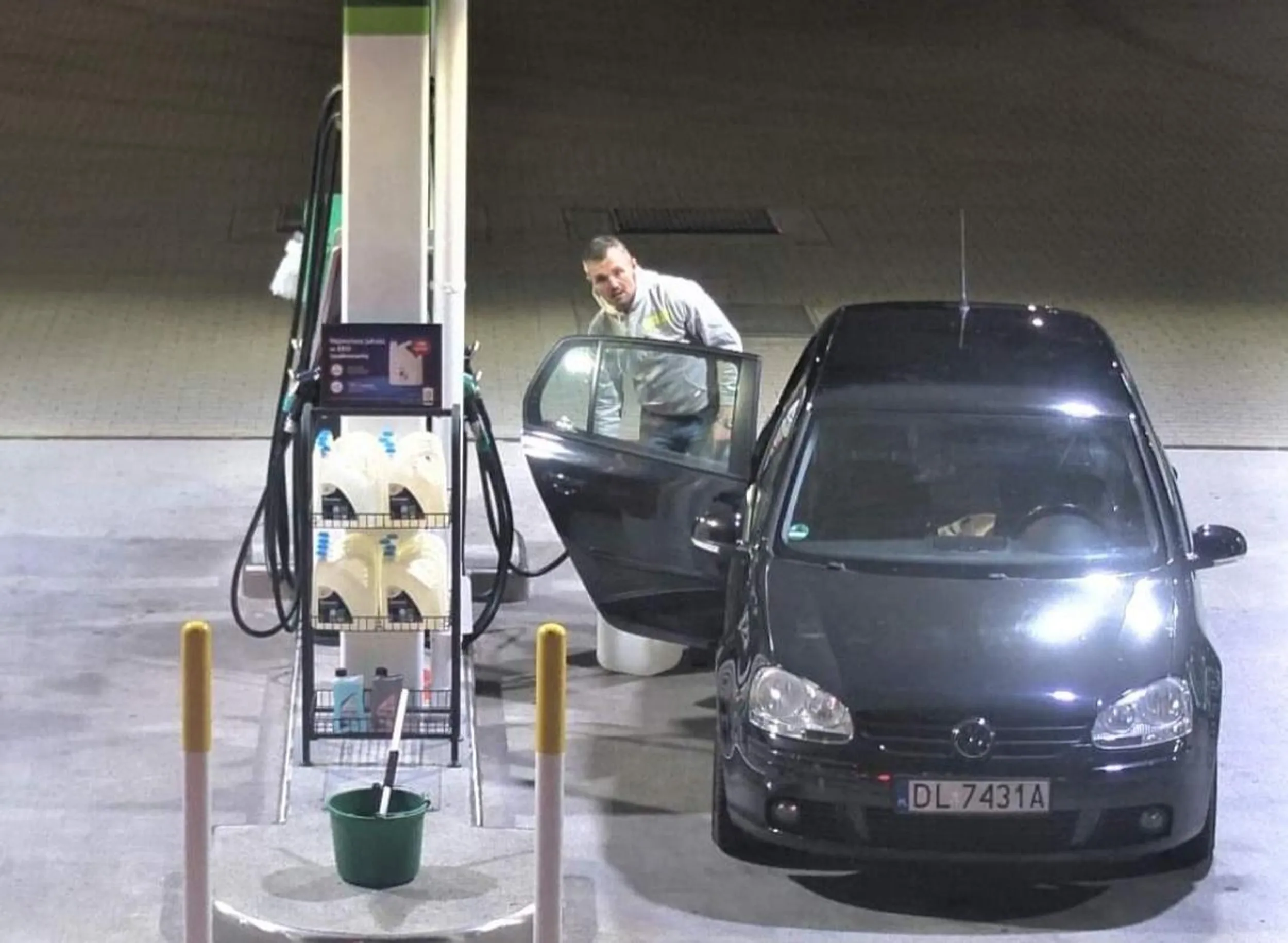 Złodziejaszek paliwa w Lubin-Pólnoc, nie pozdrawiam.