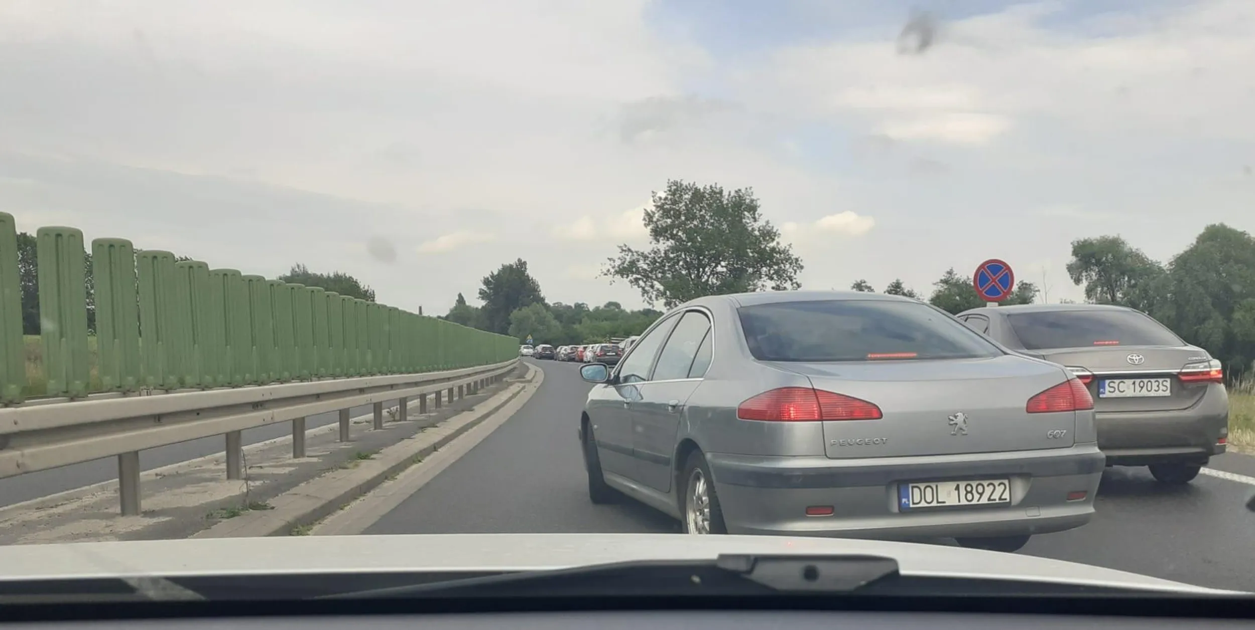 Nic tyko przylać takiemu