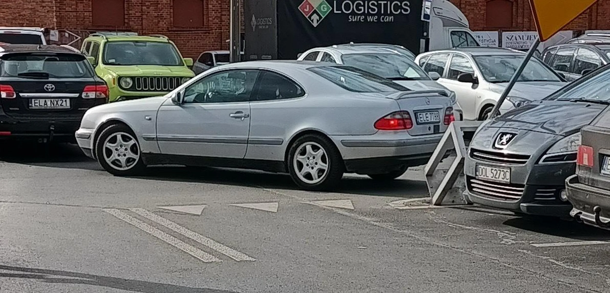 Kierowca, który w dniu dzisiejszym uszkodził Twój samochód ma rejestrację ELE 7T88